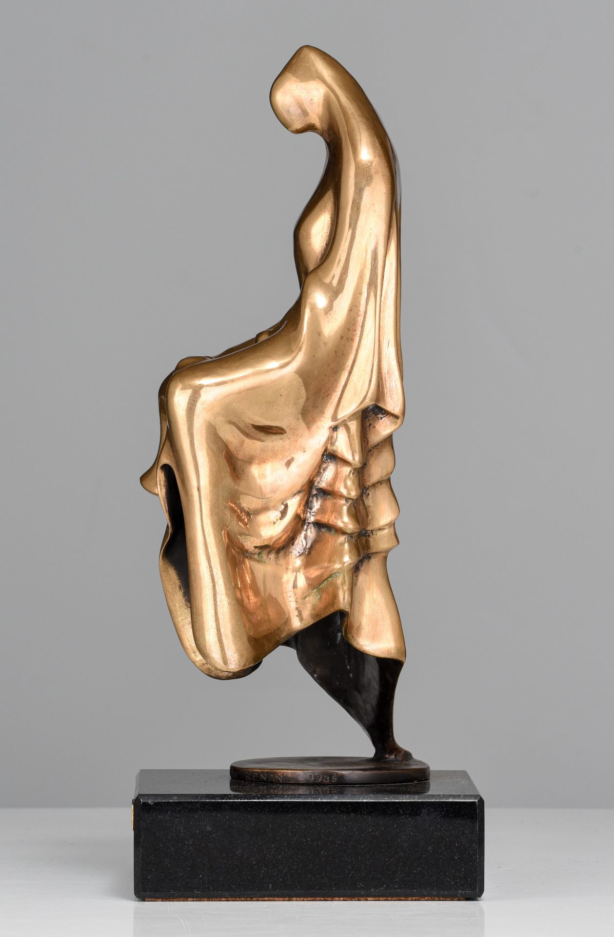 Avi Kenan (1951), untitled, 1985, N∞ 18/250, polished bronze on a granite base, H 42,5 - 49 cm (with - Image 3 of 9
