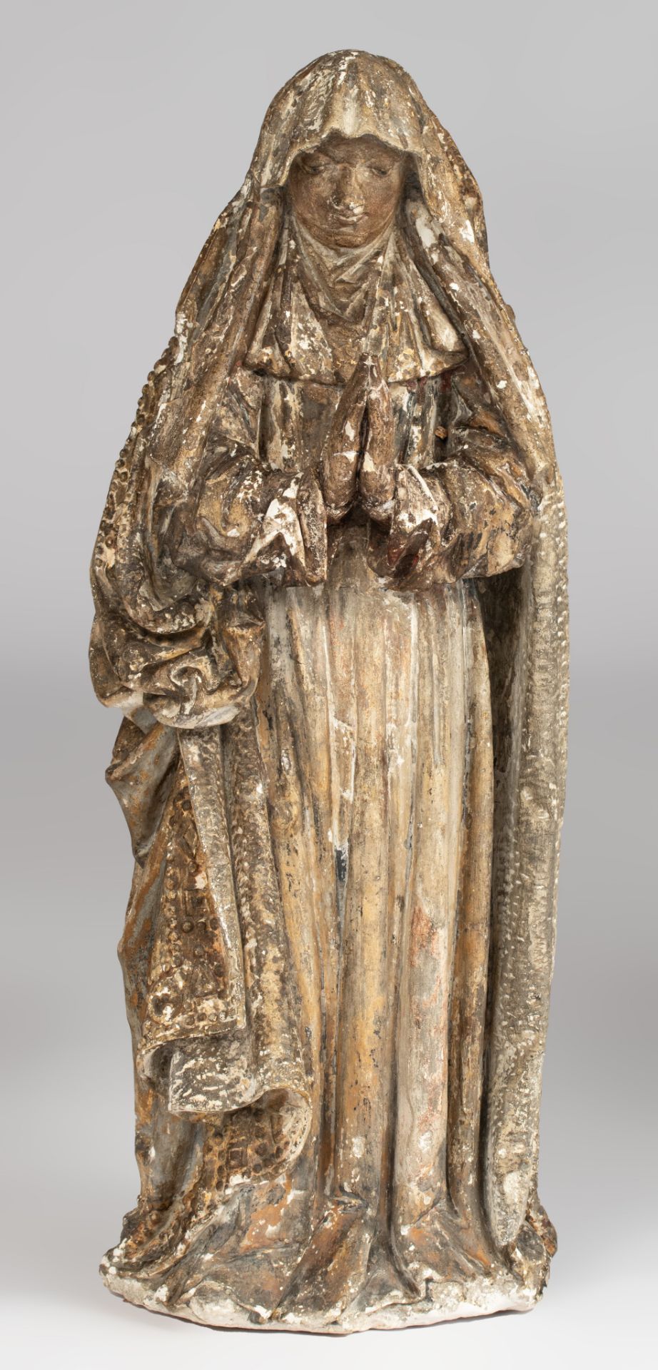 A polychrome plaster sculpture of the Madonna in devotion, 19th/20thC, H 113 cm - Image 2 of 8