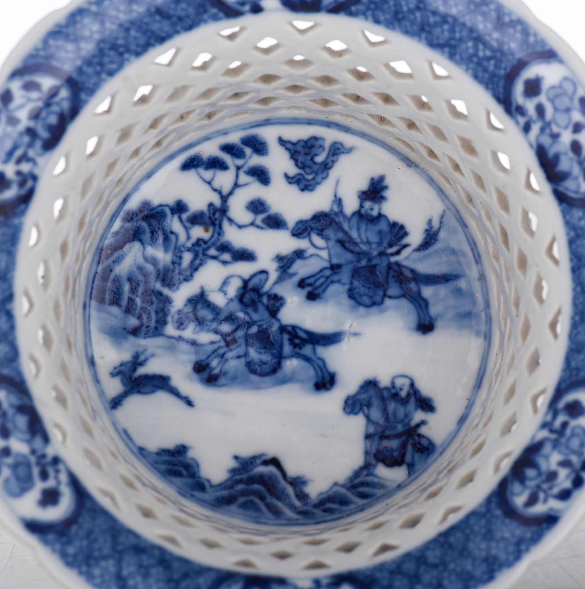 A Chinese blue and white openwork 'Hunting' basket, with symbol mark and of the Kangxi period, H 10, - Image 9 of 17