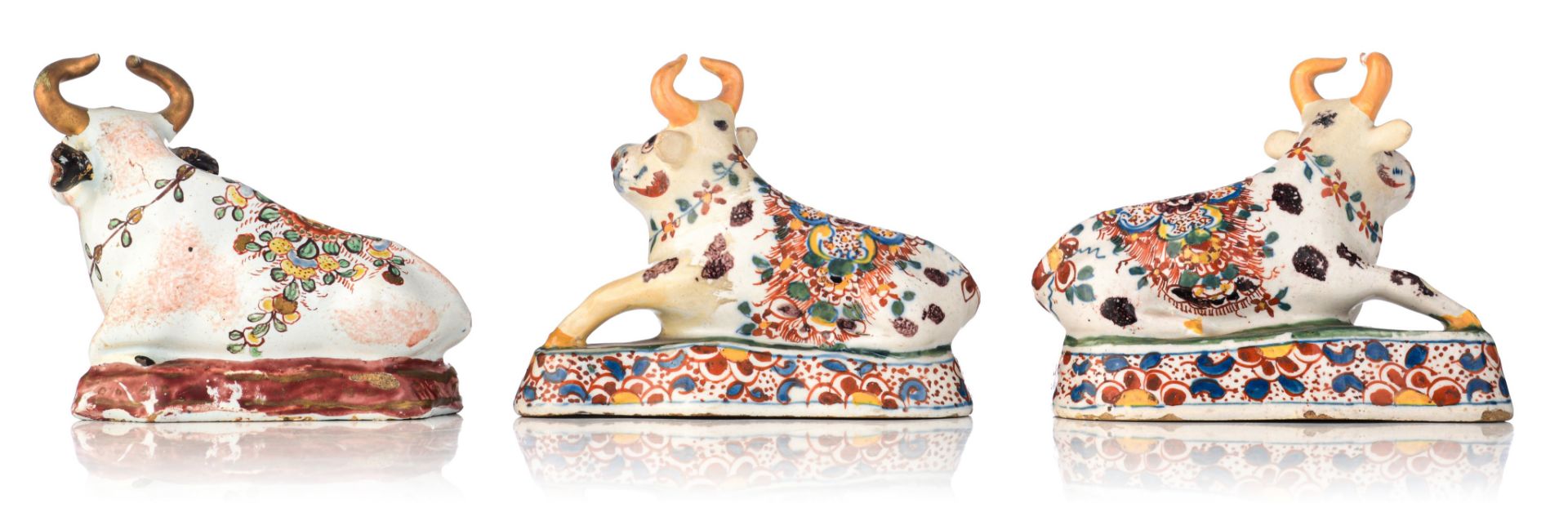 A pair of and a ditto Dutch Delft polychrome figure of a recumbent cow, 18thC, H 8-9 cm - Image 2 of 15