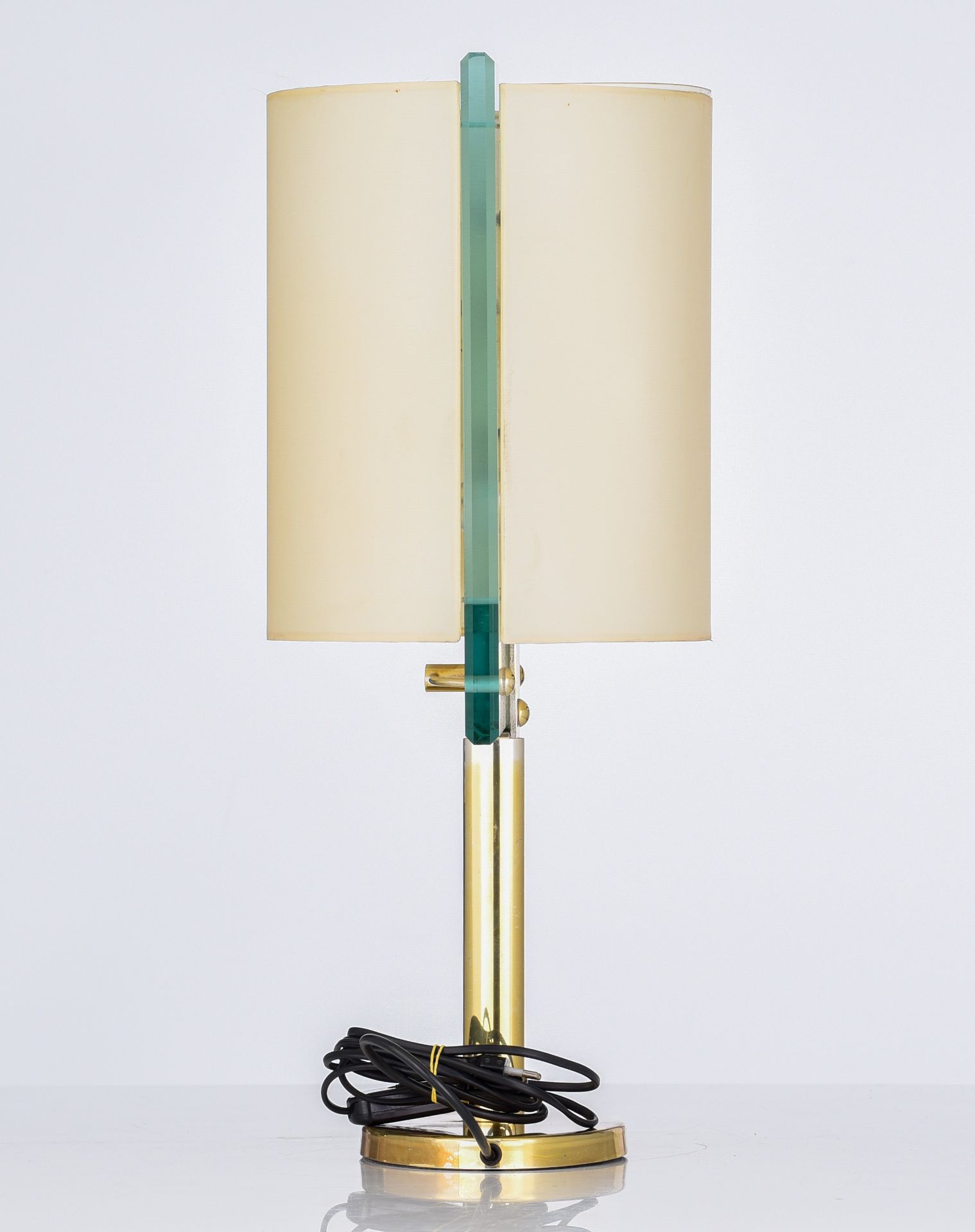 A brass and glass model 2833 design table lamp by Nathalie Grenon for Fontana Arte, Italy, H 61 cm - Image 2 of 5