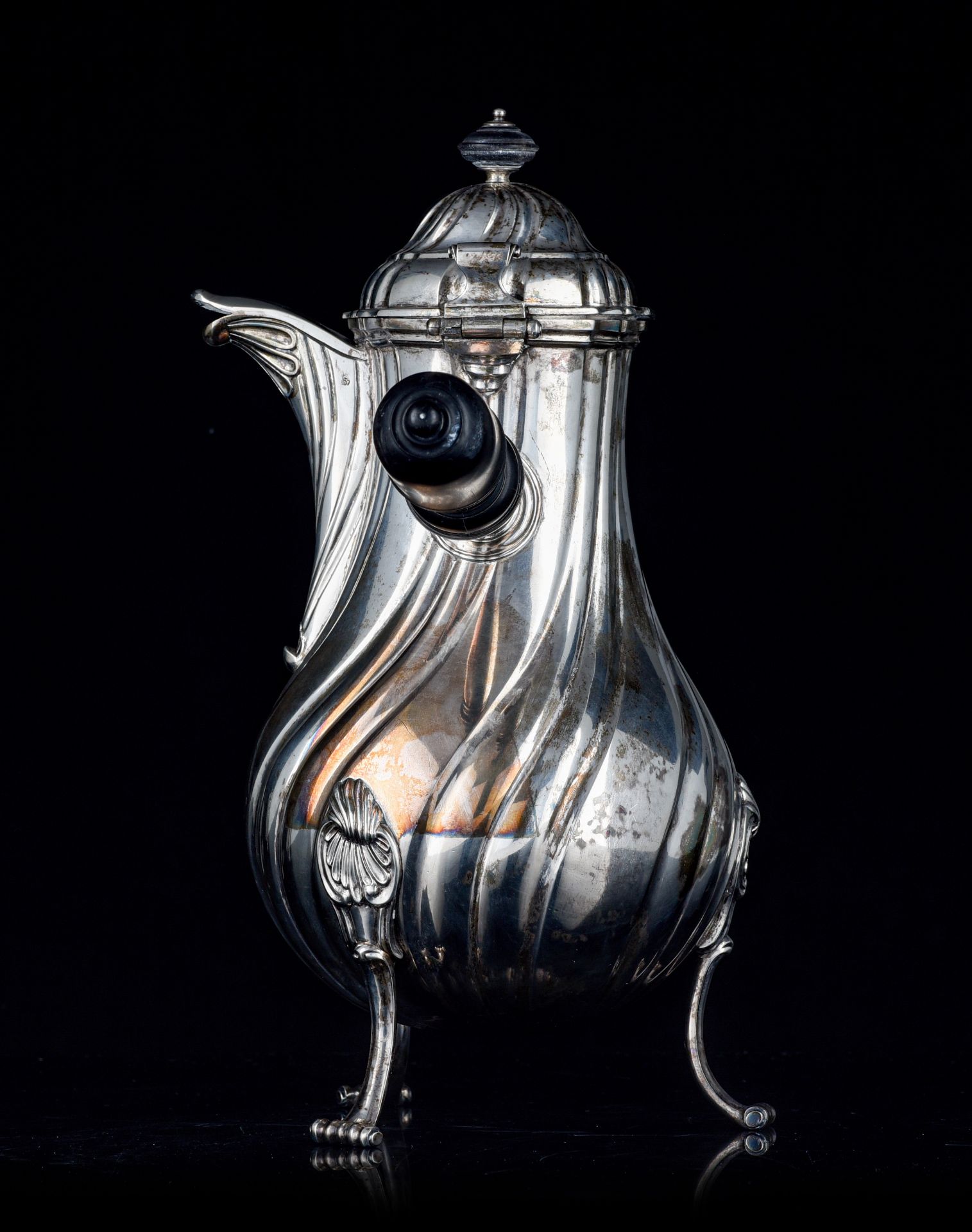 A late 18thC Rococo silver coffee pot, hallmarked Lille, A. J. Gellez, ca 1420 g, H 31 cm - Image 3 of 20