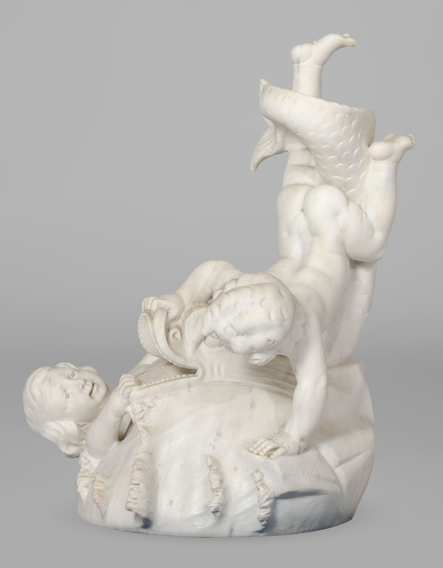 (BIDDING ONLY ON CARLOBONTE.BE) Albacini, two putti fighting a dolphin, Carrara marble on a matching - Bild 13 aus 16