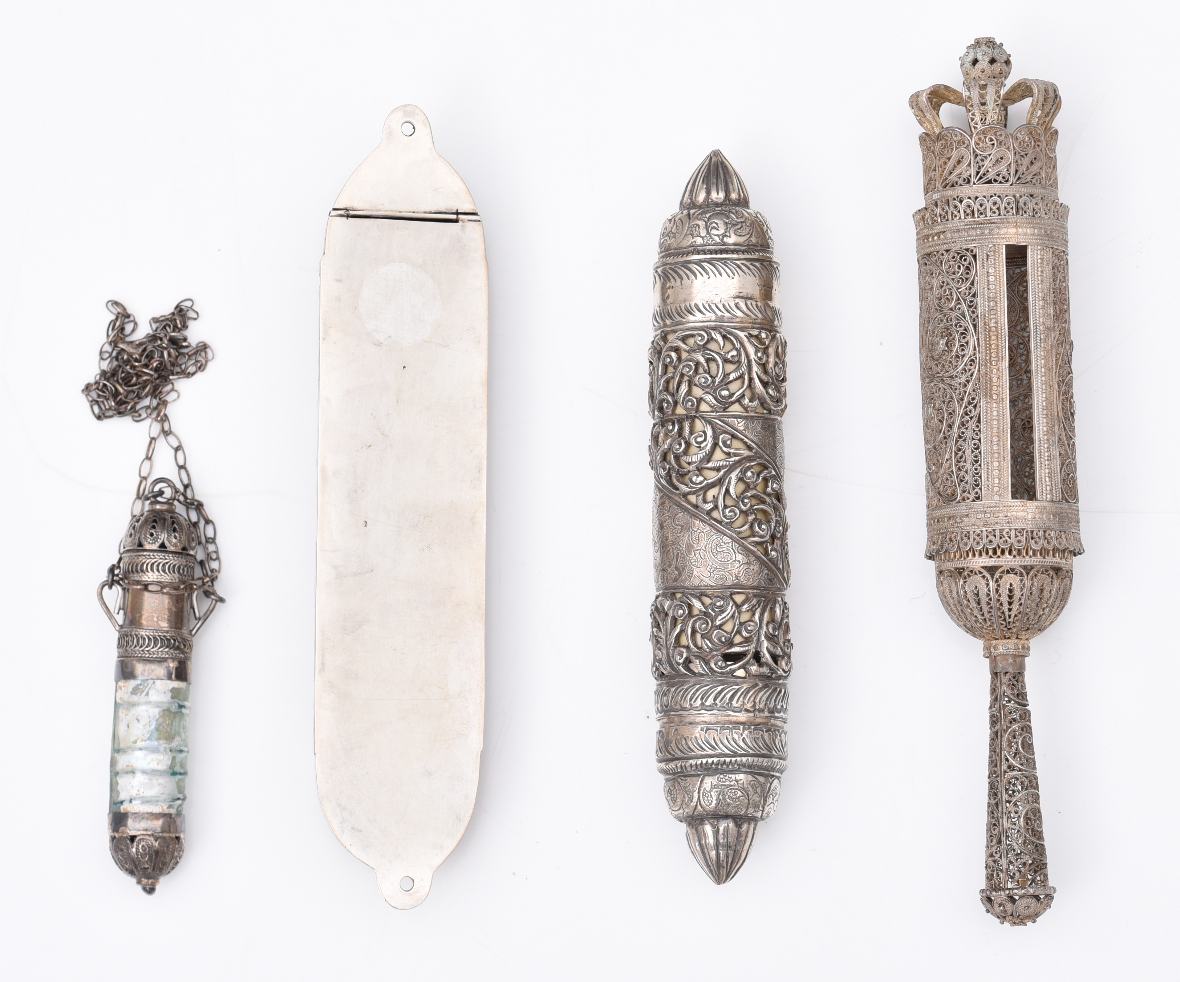 (BIDDING ONLY ON CARLOBONTE.BE) A collection of three silver Judaica Esther scroll cases and a match - Image 3 of 5