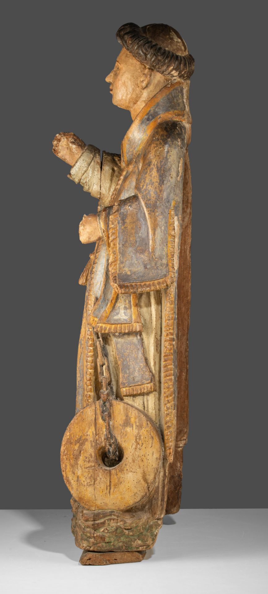 A polychrome painted limewood sculpture of a saint, 18thC, H 120 cm - Image 5 of 11