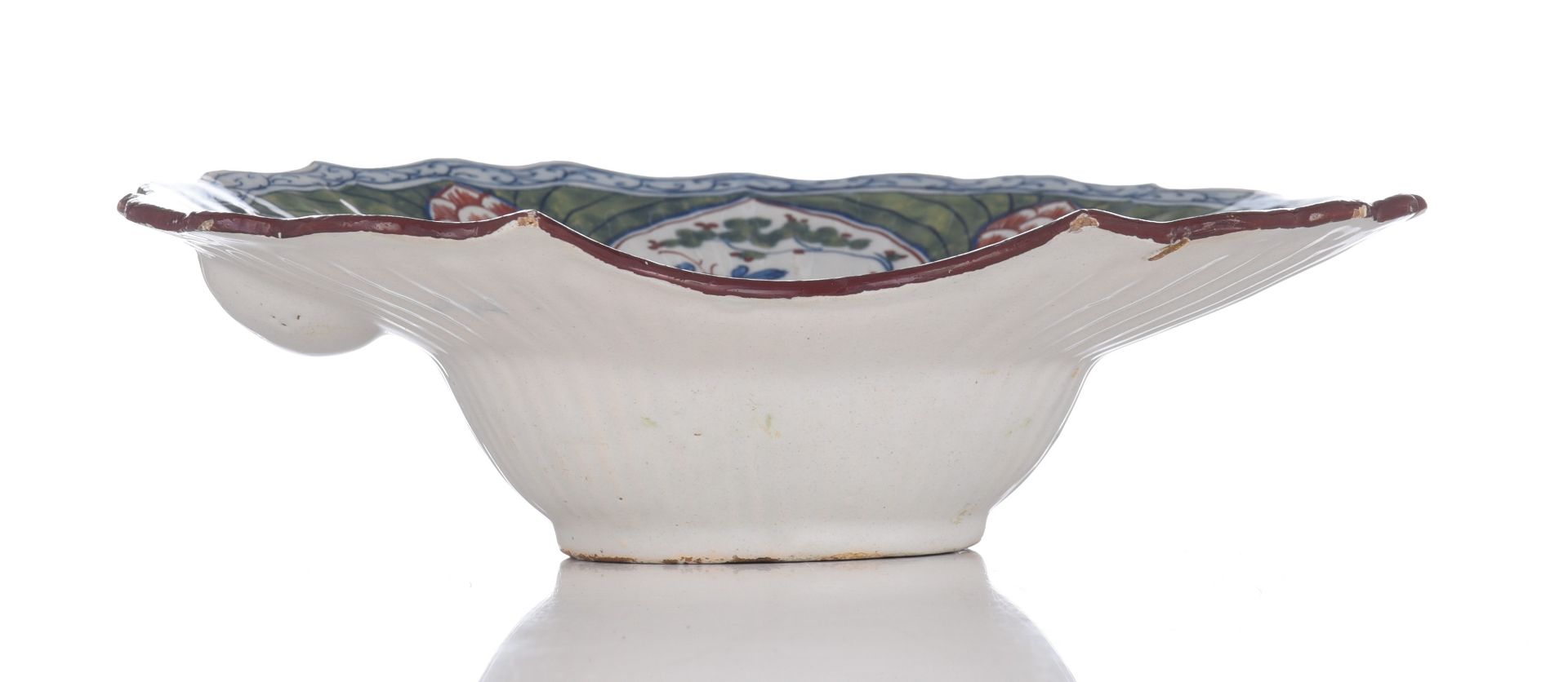 (BIDDING ONLY ON CARLOBONTE.BE) A fine Dutch Delft polychrome barber bowl, marked Jan Theunis Dextra - Image 3 of 10