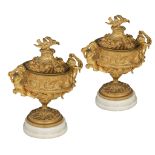 (BIDDING ONLY ON CARLOBONTE.BE) A pair of gilt bronze Renaissance inspired covered vases, H 24 cm
