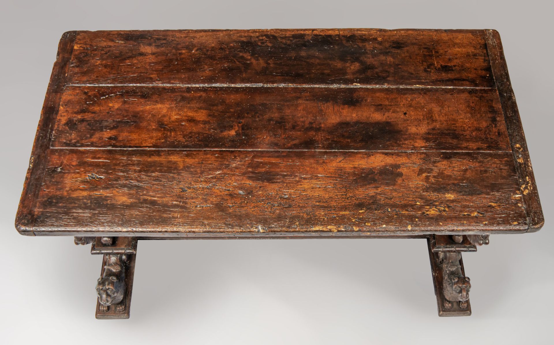 An exceptional Italian Renaissance carved walnut centre table, 16th/17thC, H 82 - W 165 - D 86,5 cm - Image 7 of 12