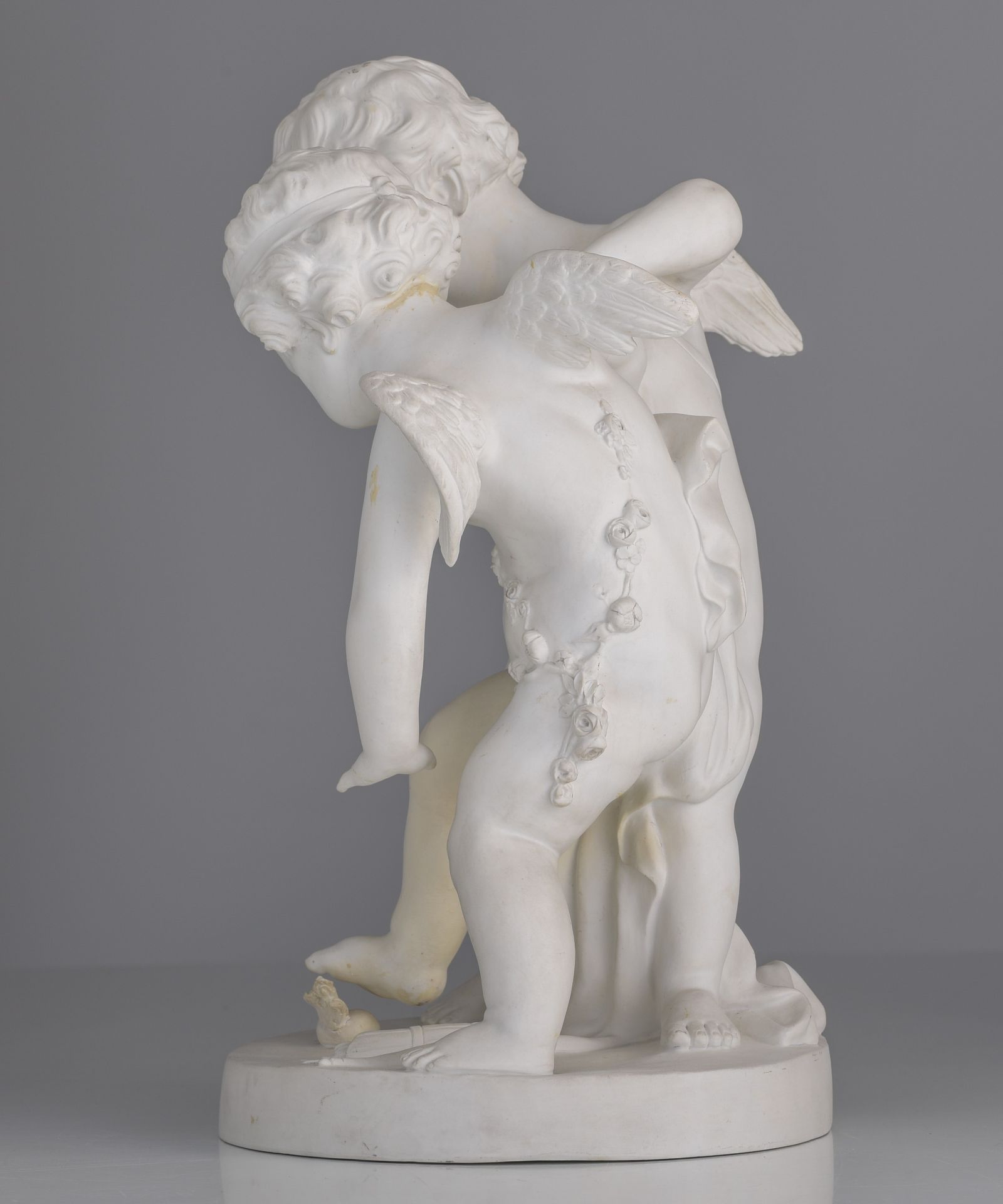 Etienne Maurice Falconet (1716-1791), 'Bataille pour l'amour', biscuit, H 37,5 cm - Image 3 of 14