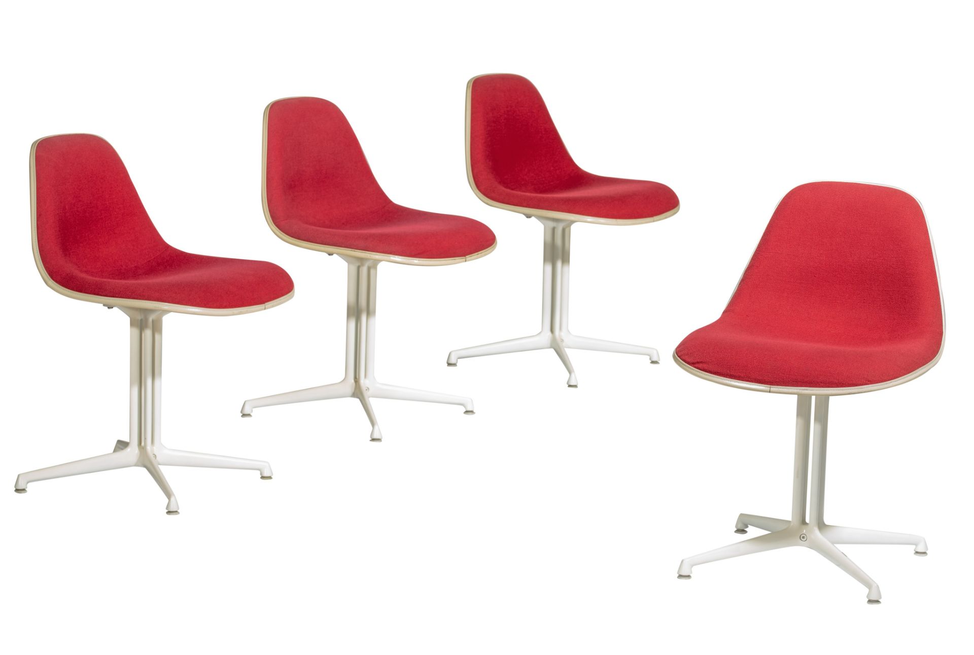 An exceptional set of 4 Eames fibreglass DSL chairs for Vitra, H 71 - W 48 cm