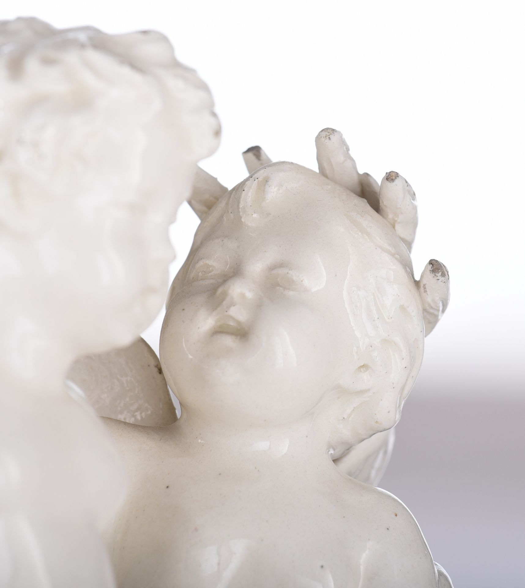 (BIDDING ONLY ON CARLOBONTE.BE) Two white glazed Capodimonte figural groups, Naples, H 20 - 23 cm - Image 13 of 16