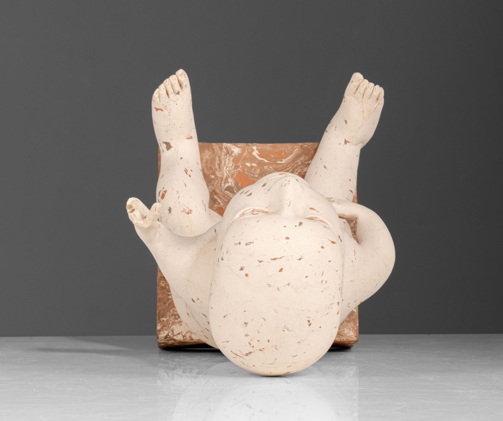 Jose Vermeersch (1922-1997), untitled, a terracotta sculpture, on a faux marble base, H 30,5 cm - Image 5 of 8