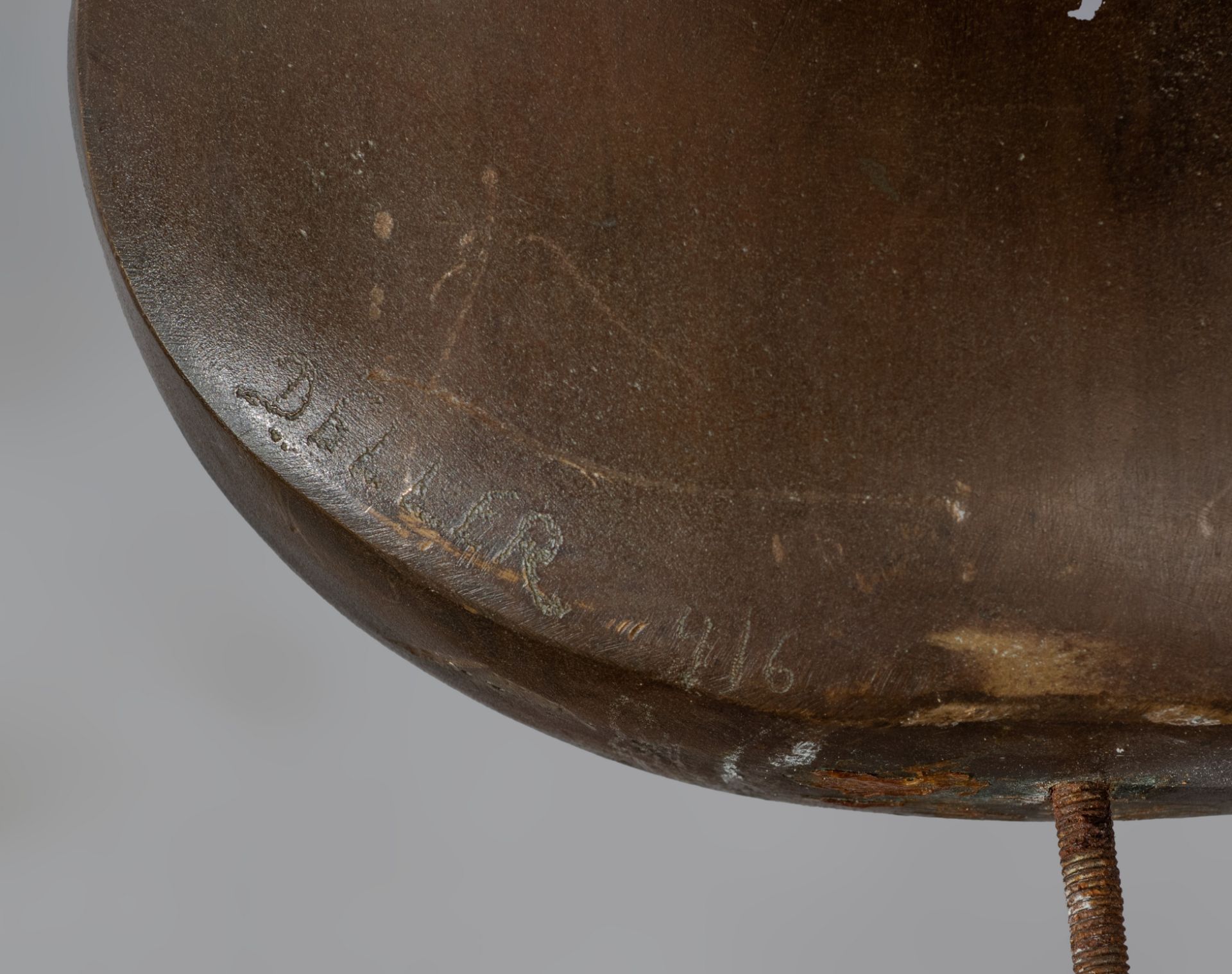 Deller, anthropomorphic violin, N∞ 4/6, patinated bronze on a Carrara marble rock, H 30 cm - Bild 5 aus 6