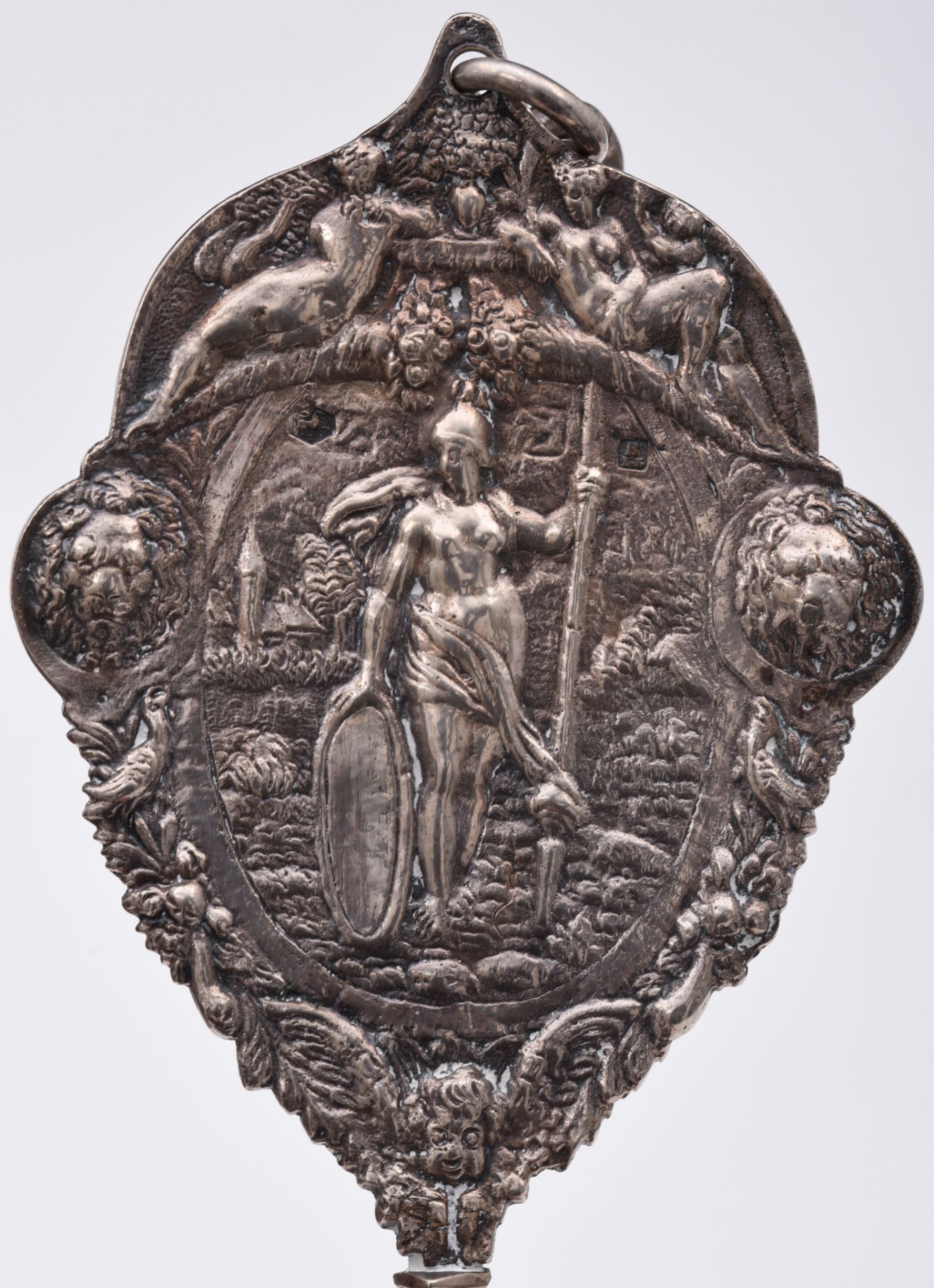 A collection of silver and silvered objects, total weight: 630g, H 5 - 20,5 cm - Bild 14 aus 41