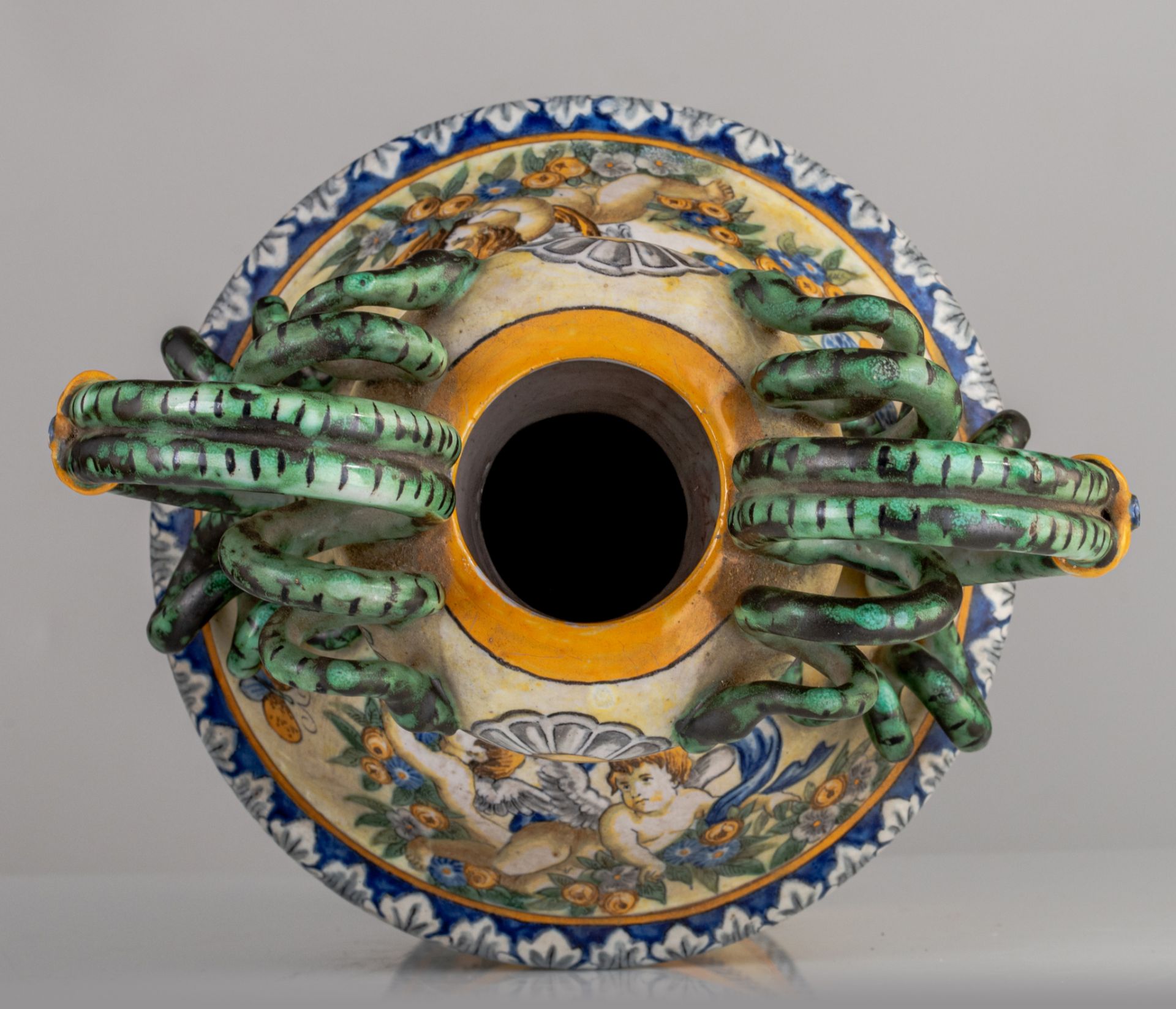 (BIDDING ONLY ON CARLOBONTE.BE) A large majolica type vase on stand, and a matching smaller vase, H - Image 12 of 13