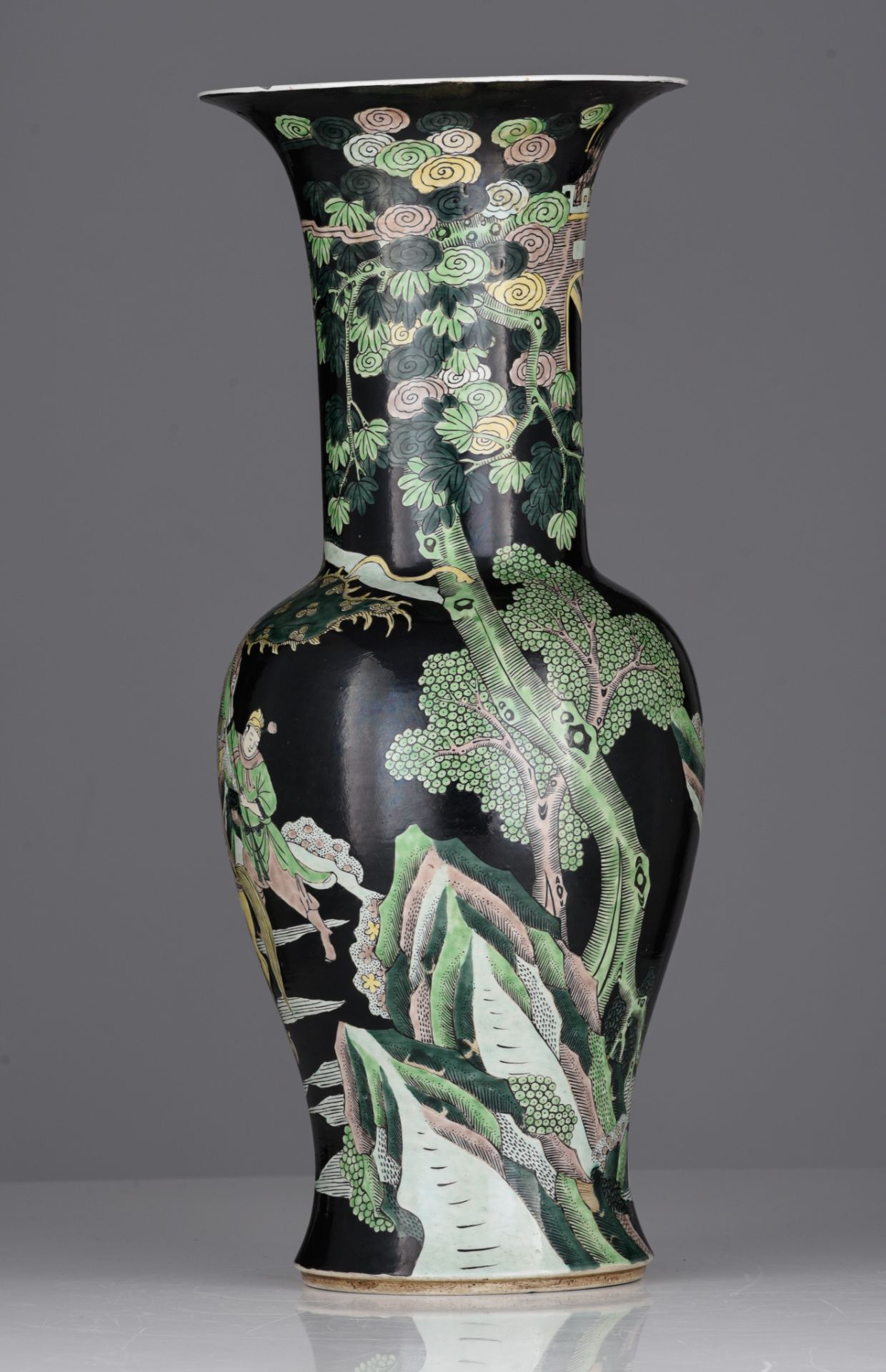 A Chinese famille noire glazed 'yen-yen' or 'phoenix tail' vase, with a Kangxi mark, 19th/20thC, H 5 - Image 4 of 7