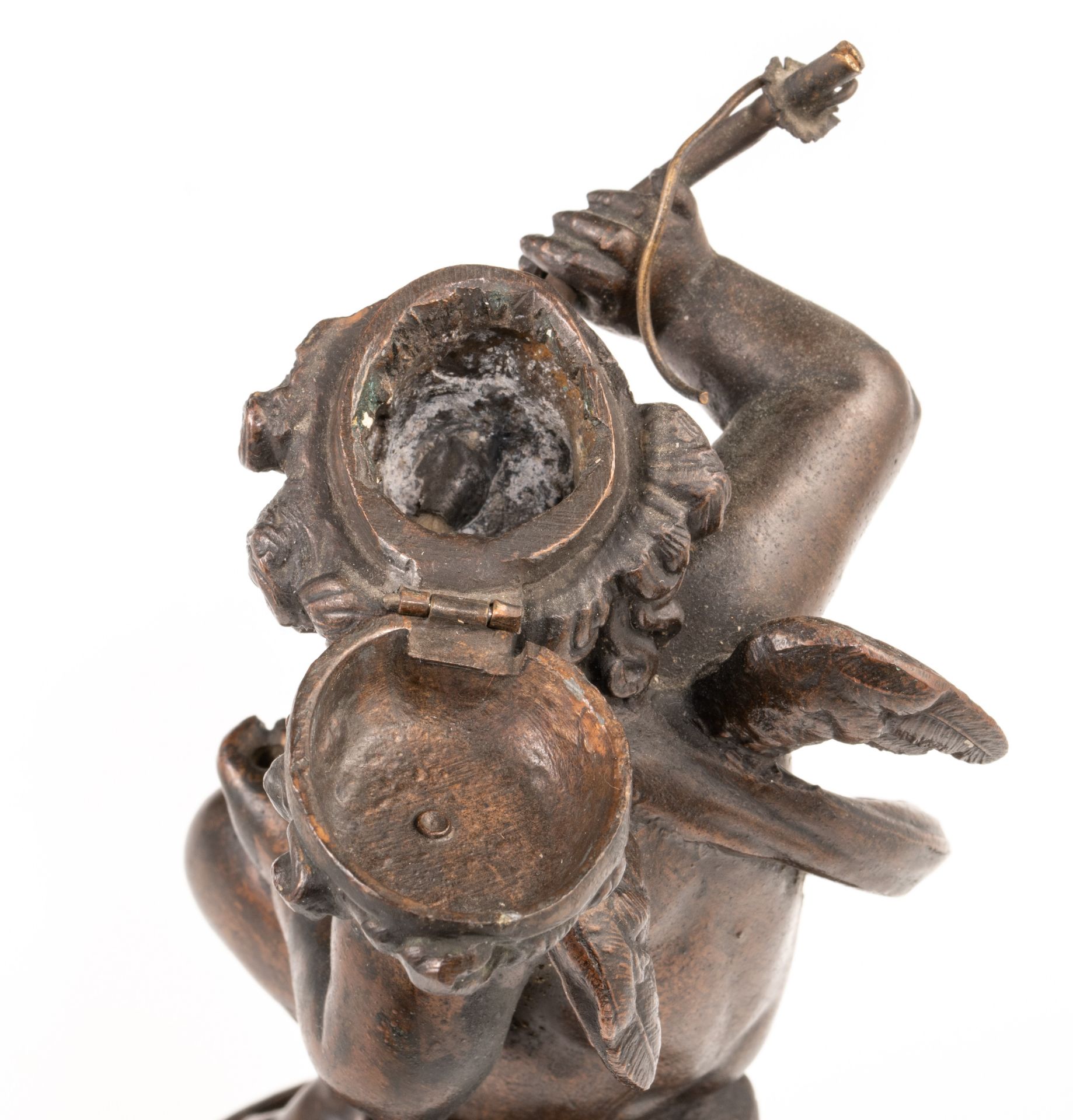 (BIDDING ONLY ON CARLOBONTE.BE) Two patinated bronze Amor figures, H 9,5 - 19 cm - Image 12 of 13