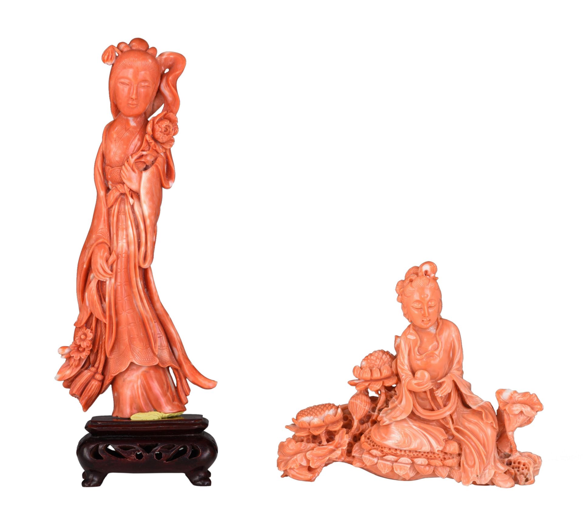 A collection of two Chinese coral figures, late Qing, Total Coral Weight 531 g (excl. stands)