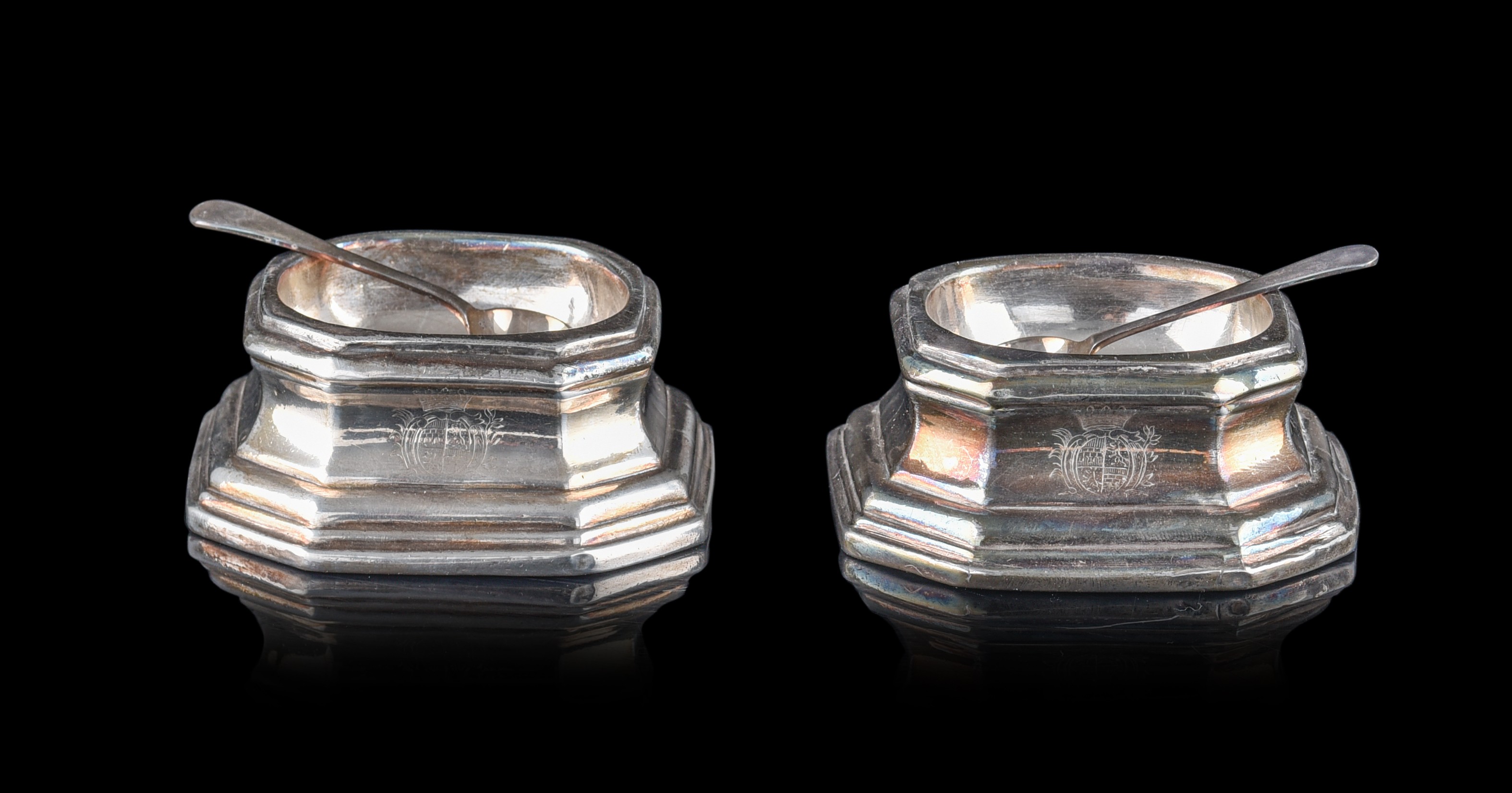 A pair of French 18thC salts, hallmarked Paris, ca 149 g, H 3,4 cm - Image 2 of 15