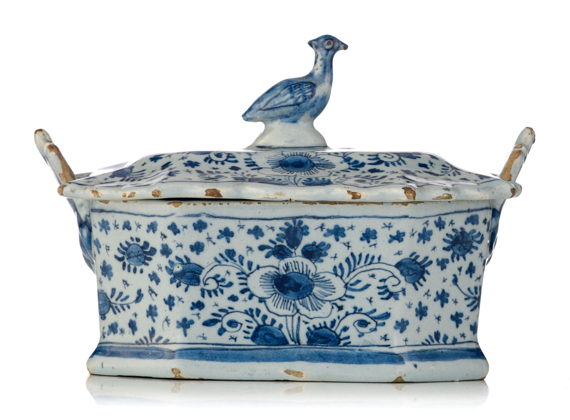 (BIDDING ONLY ON CARLOBONTE.BE) A fine Delft blue and white butter tub, marked 'De Lampetkan', 18thC - Image 2 of 14