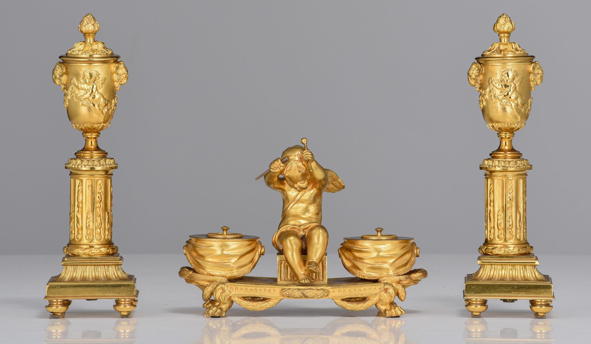 (BIDDING ONLY ON CARLOBONTE.BE) A Neoclassical gilt bronze ink well decorated with Cupid, and a pair - Image 2 of 8