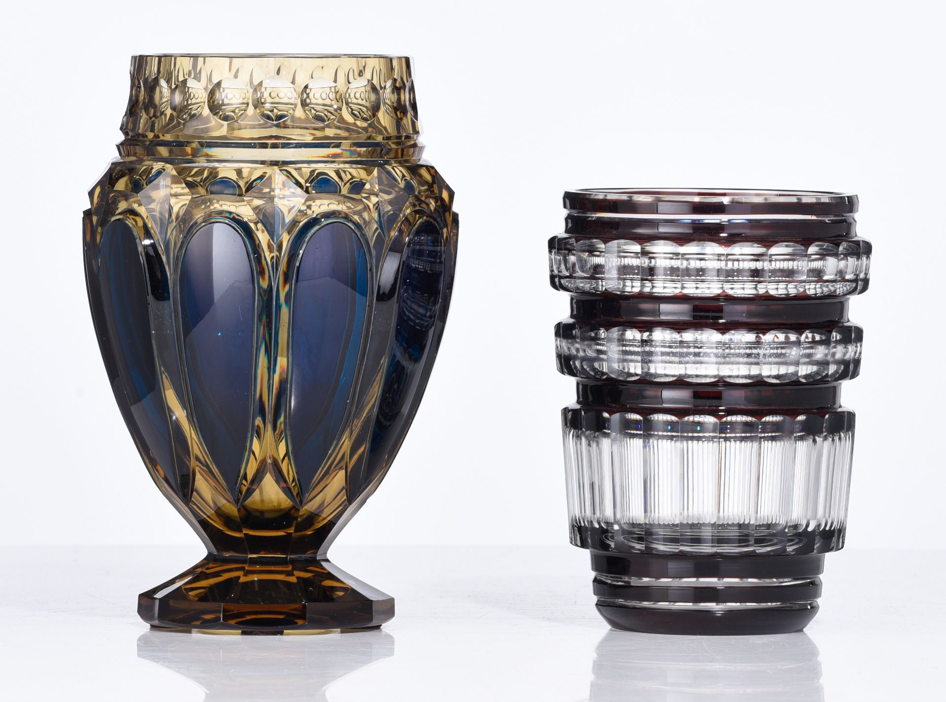 (BIDDING ONLY ON CARLOBONTE.BE) A pair of cut crystal Val-Saint-Lambert vases, H 22 - 28,5 cm - Image 2 of 4