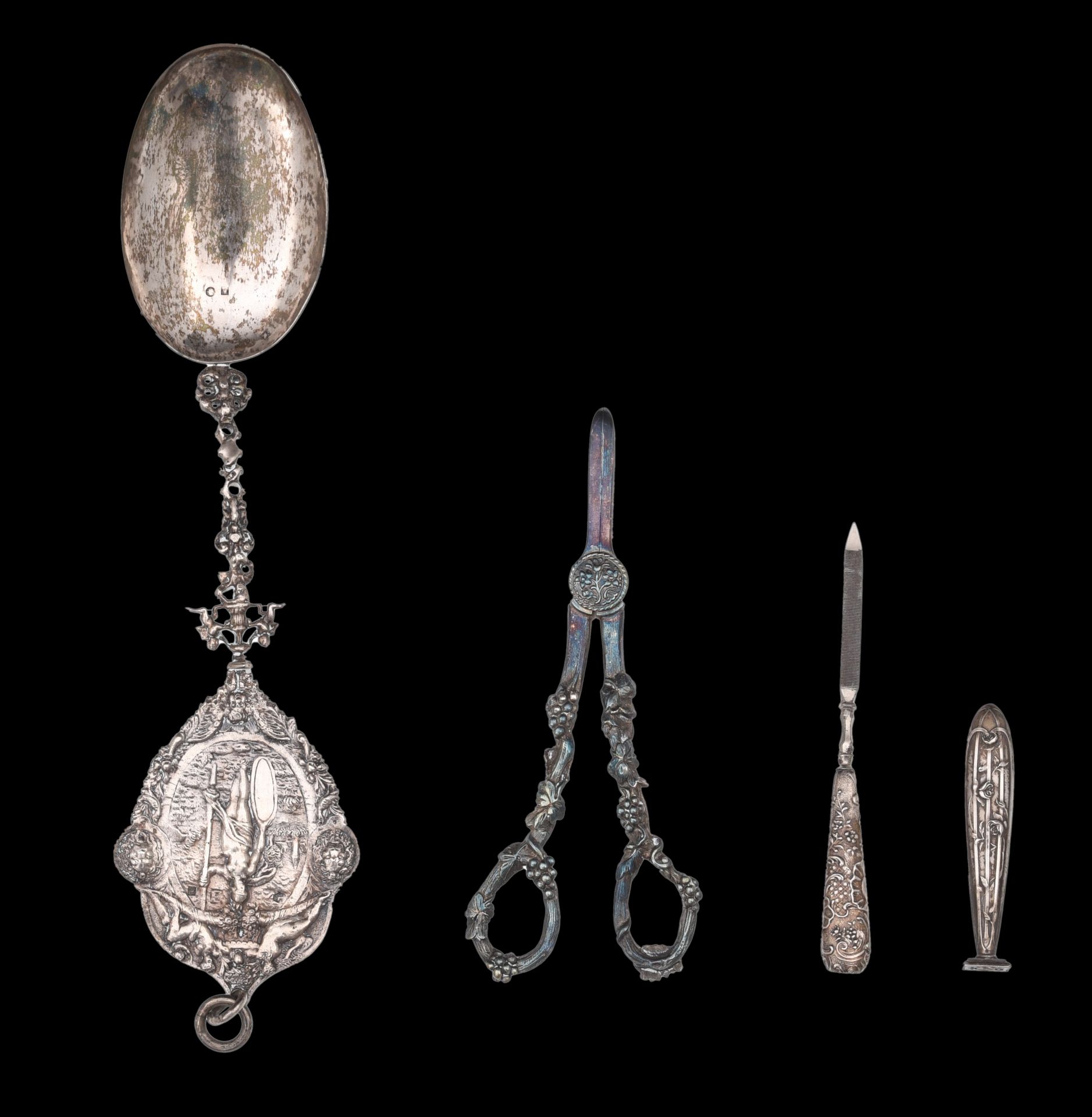 A collection of silver and silvered objects, total weight: 630g, H 5 - 20,5 cm - Bild 12 aus 41