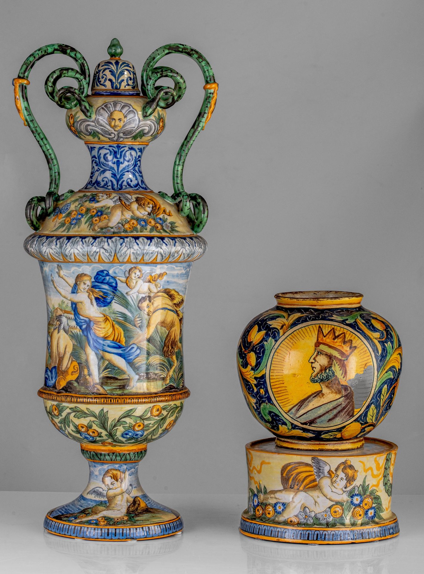 (BIDDING ONLY ON CARLOBONTE.BE) A large majolica type vase on stand, and a matching smaller vase, H - Image 4 of 13