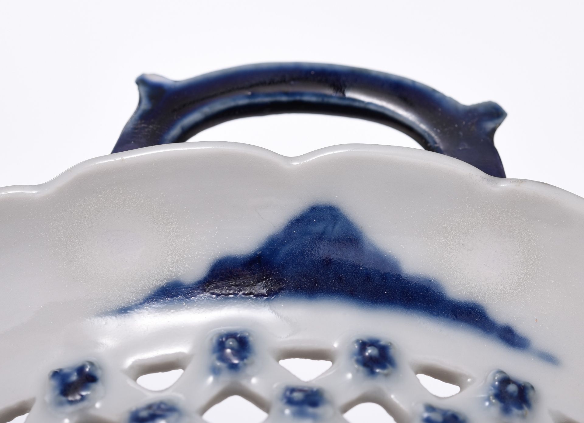 A Chinese blue and white openwork 'Hunting' basket, with symbol mark and of the Kangxi period, H 10, - Image 14 of 17