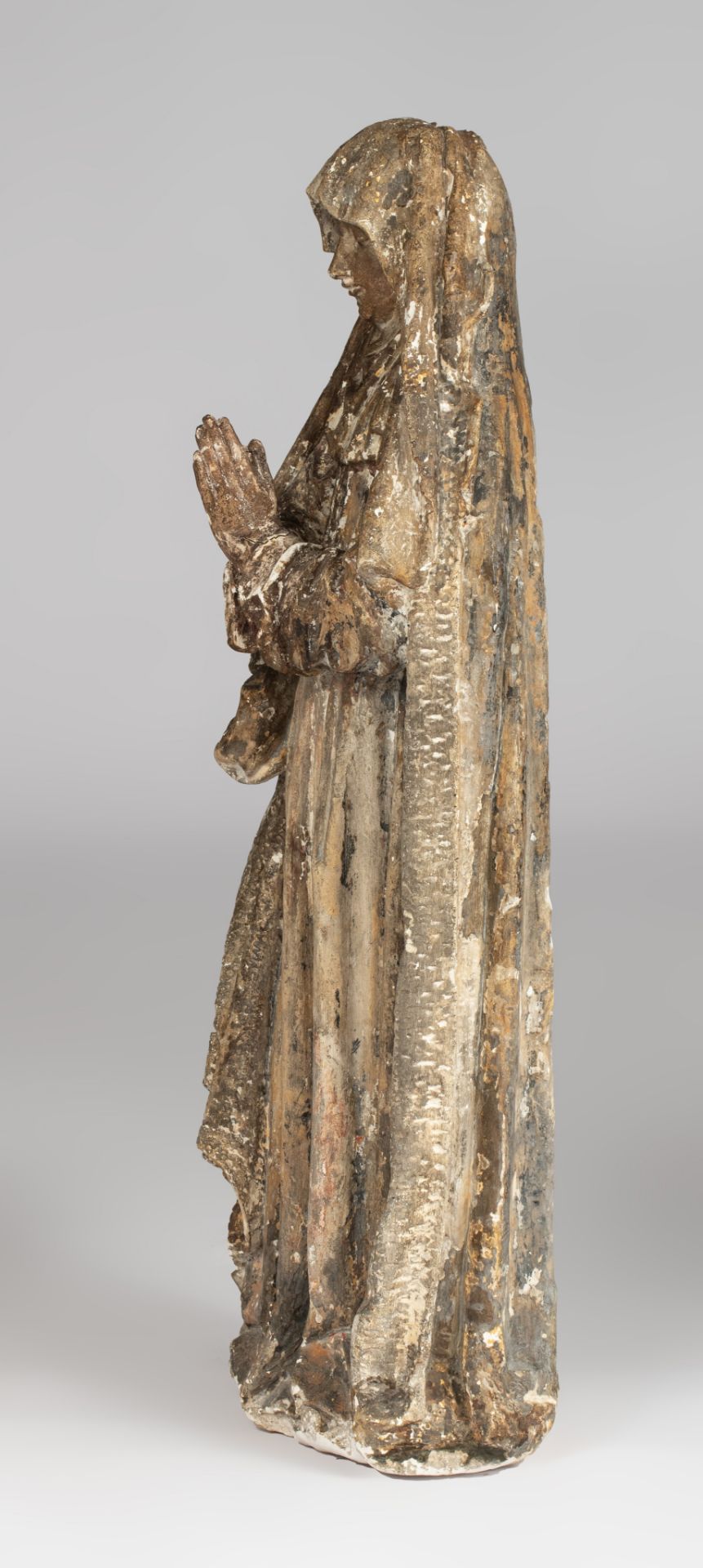 A polychrome plaster sculpture of the Madonna in devotion, 19th/20thC, H 113 cm - Image 3 of 8