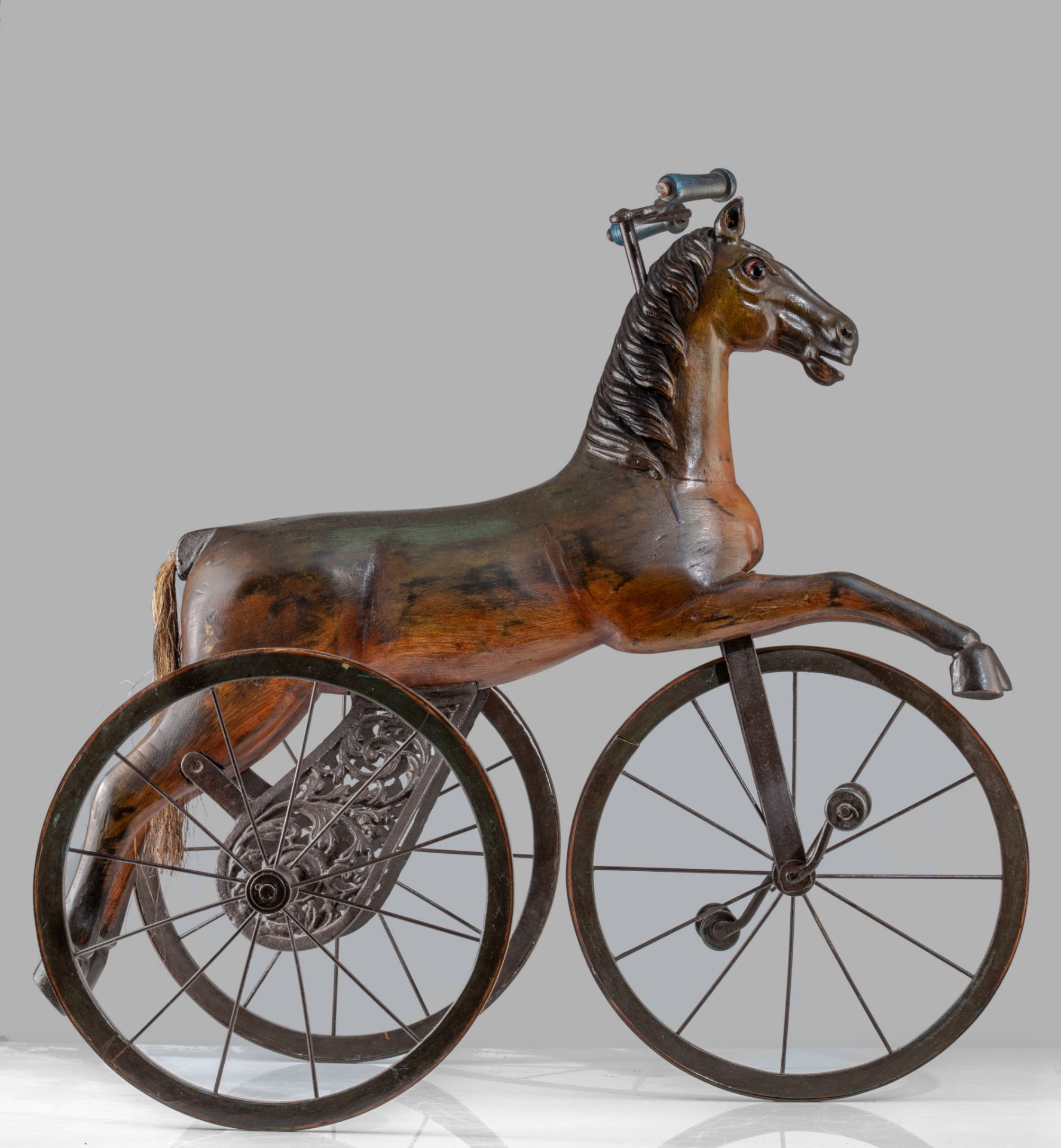 (BIDDING ONLY ON CARLOBONTE.BE) A vintage wooden trycicle horse, H 80 - W 85 cm - Bild 5 aus 7