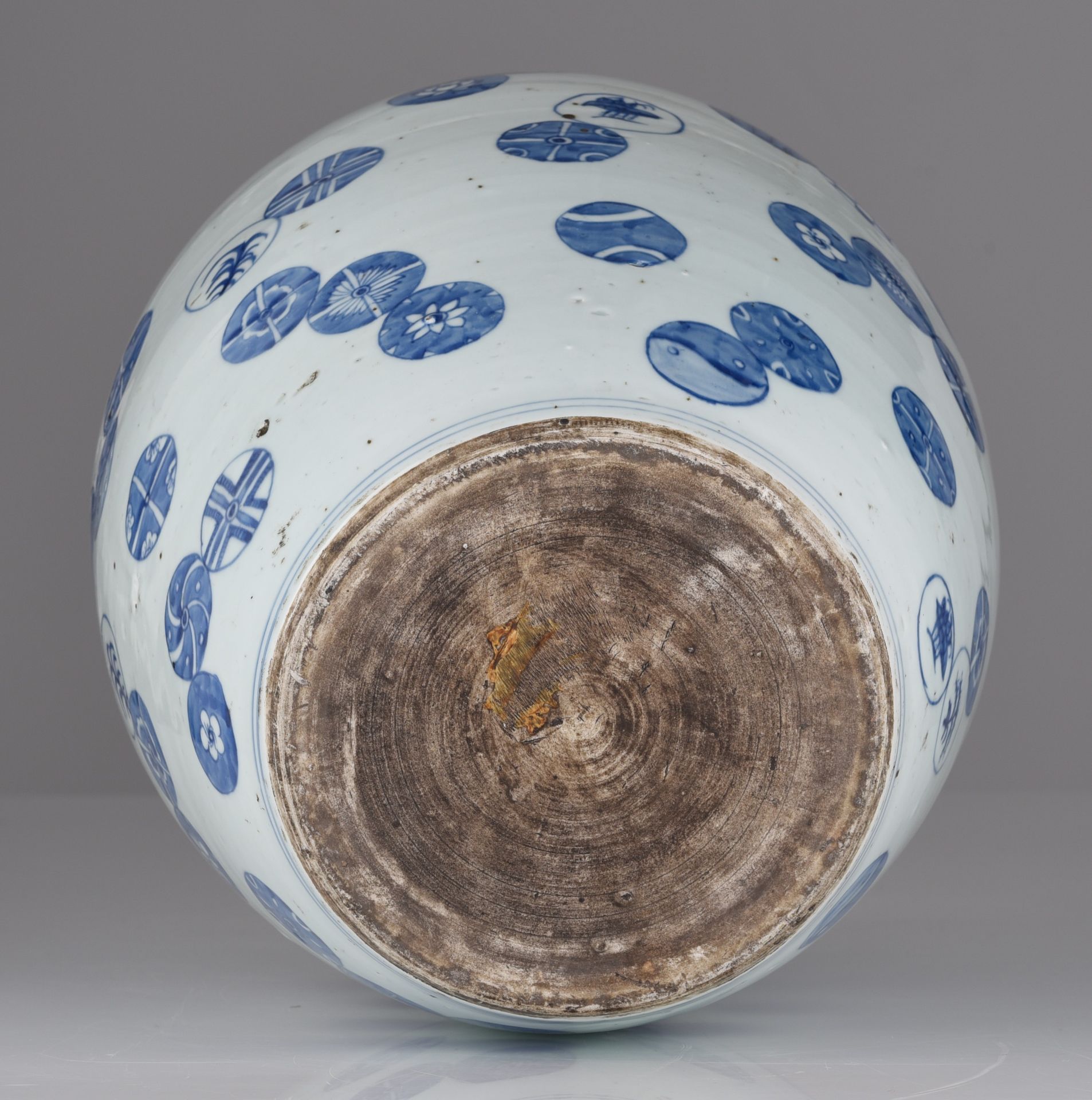 A Chinese blue and white emblem vase, H 44 cm - Image 7 of 7