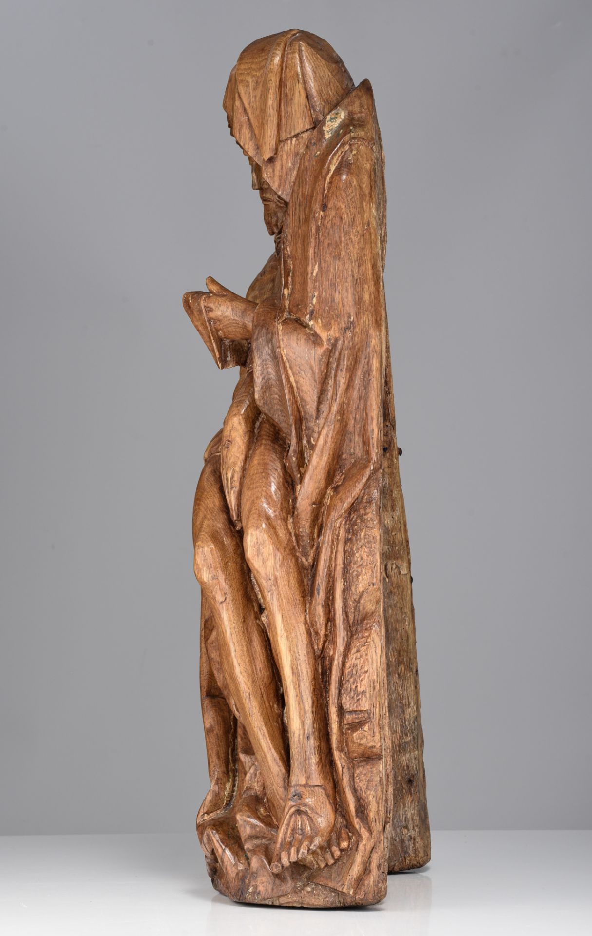 A 16thC oak sculpture of the Pieta, probably the Southern Netherlands, H 97 cm - Image 3 of 6