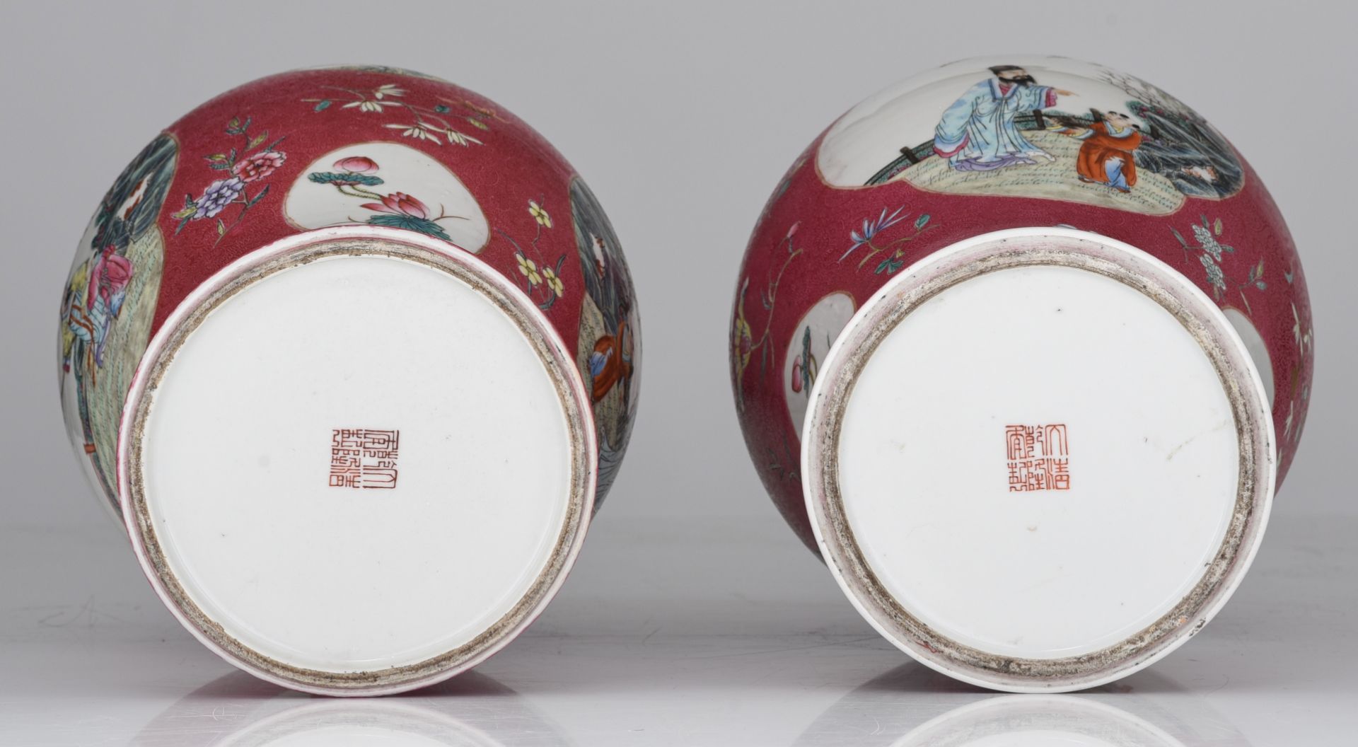 Two Chinese Republic period ruby ground sgraffito baluster vases, with a Qianlong mark, 20thC, H 44, - Image 7 of 9