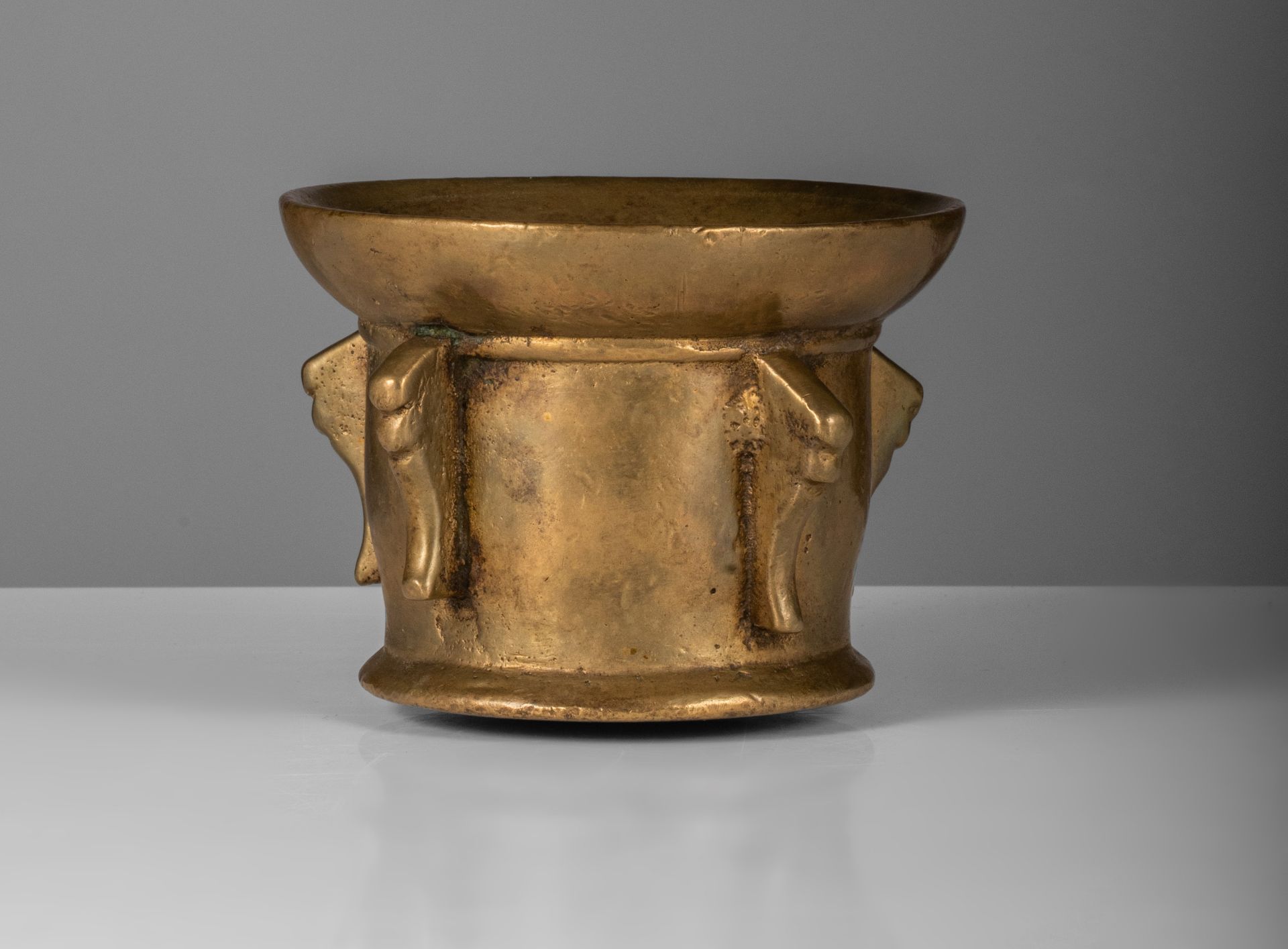 (BIDDING ONLY ON CARLOBONTE.BE) A 17thC Spanish bronze mortar, with matching pestle, and a Baroque b - Image 6 of 13