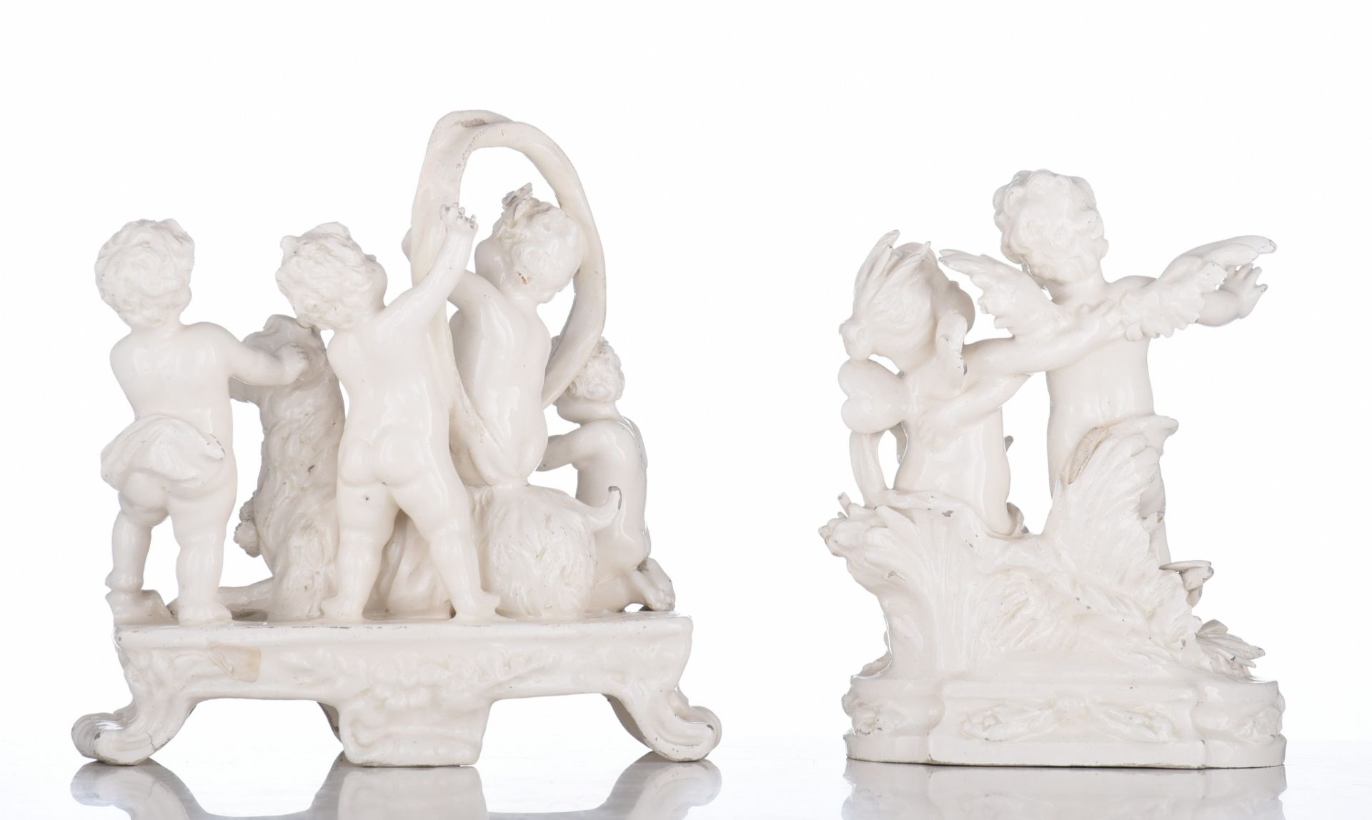 (BIDDING ONLY ON CARLOBONTE.BE) Two white glazed Capodimonte figural groups, Naples, H 20 - 23 cm - Image 4 of 16