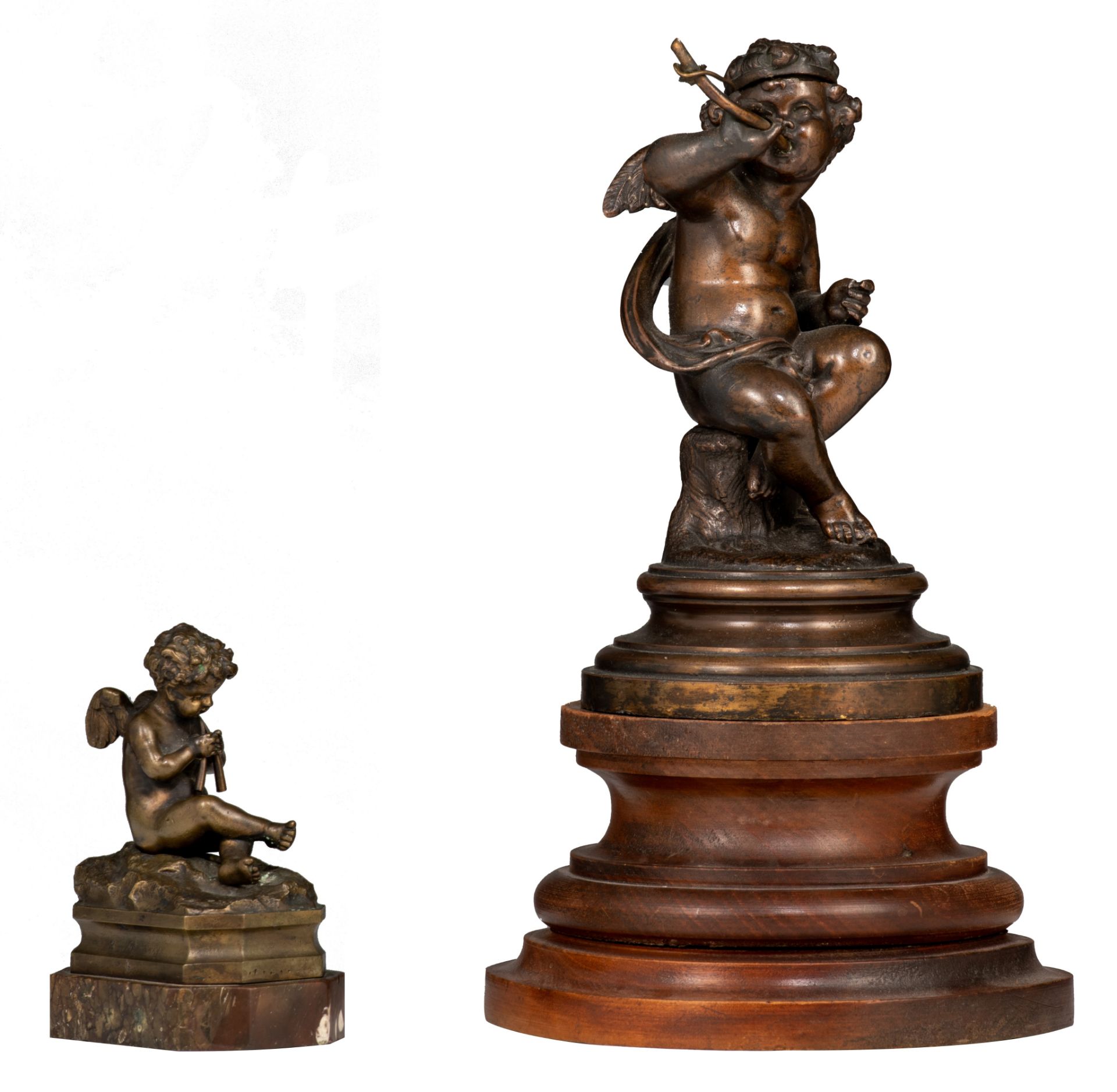 (BIDDING ONLY ON CARLOBONTE.BE) Two patinated bronze Amor figures, H 9,5 - 19 cm