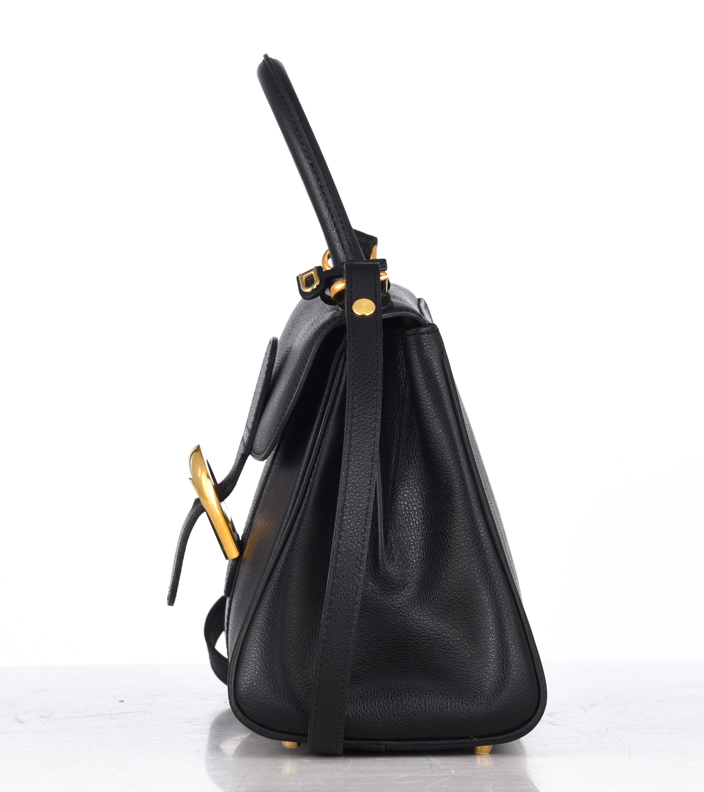 A black leather Delvaux Brillant PM handbag with a gilt buckle, H 19 - W 24 - D 14 cm - Image 2 of 4