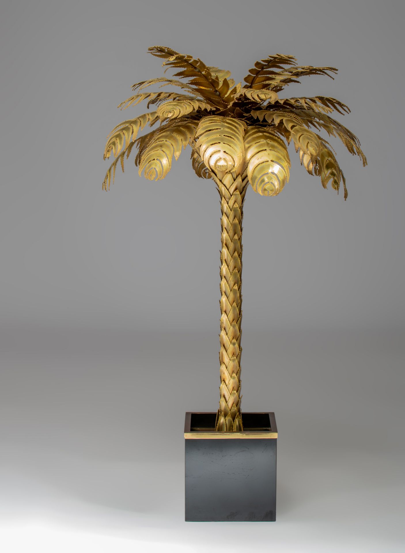 A vintage brass design Palm Tree lamp by Maison Jansen, Paris, H 155 cm - Image 6 of 10