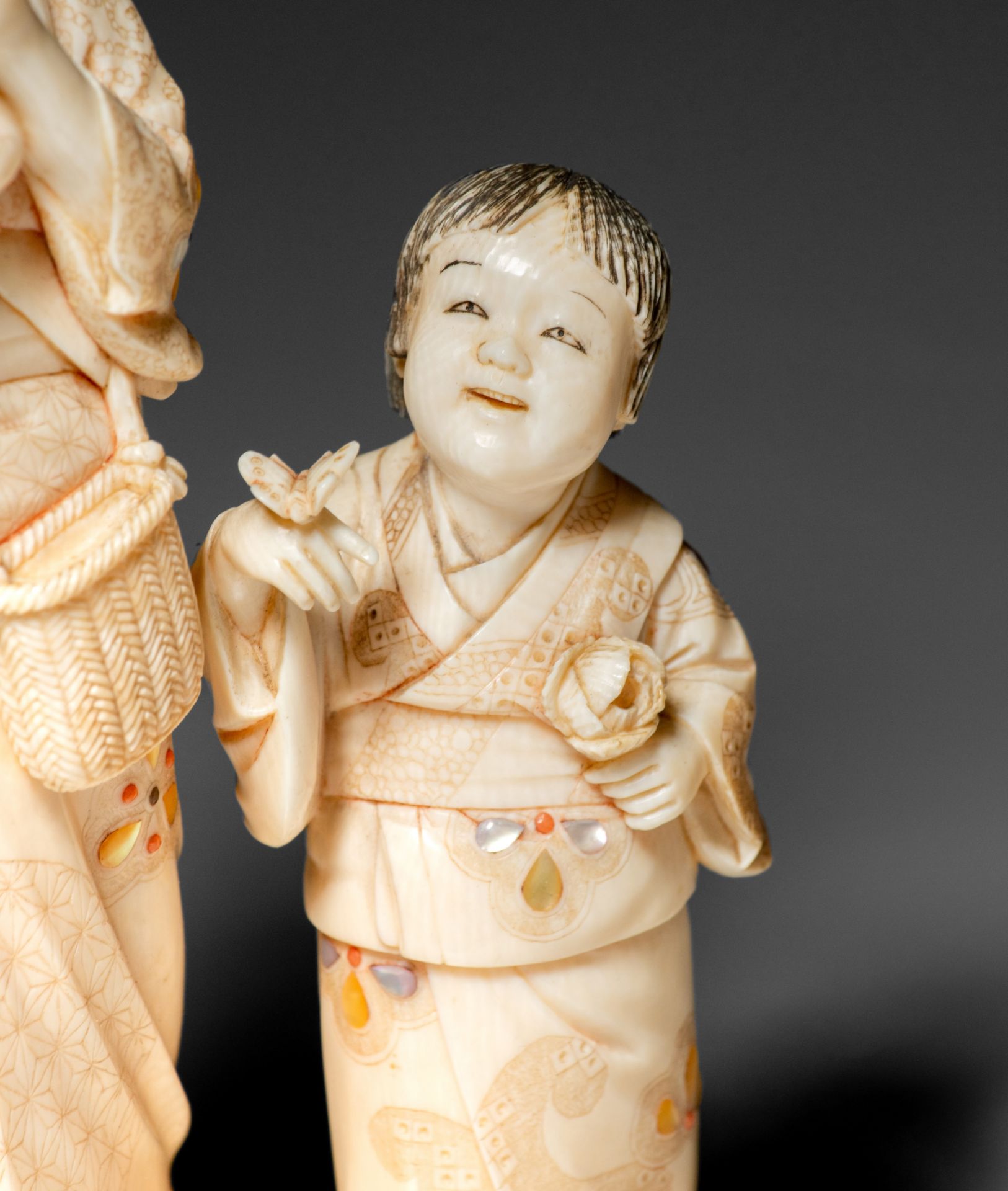 Two Japanese ivory okimonos, Meiji/TaÓsho period, H 12,6 cm, 160 g and Taisho/early Showa period, H - Bild 7 aus 22