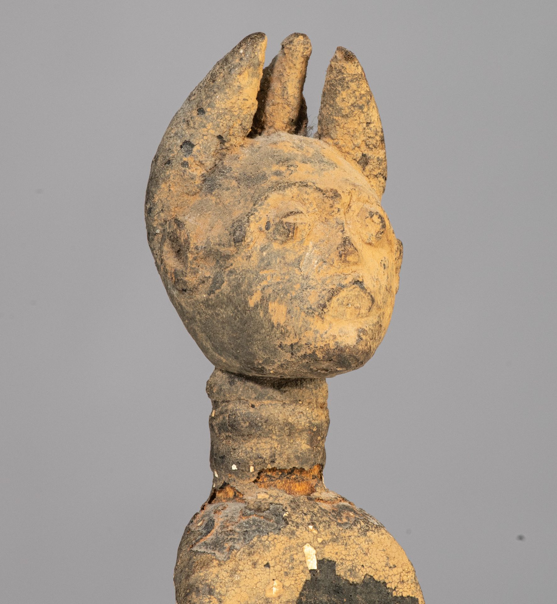 A carved and patinated wooden ritual figure, Abron (Ghana), 29,5 cm - Bild 8 aus 9