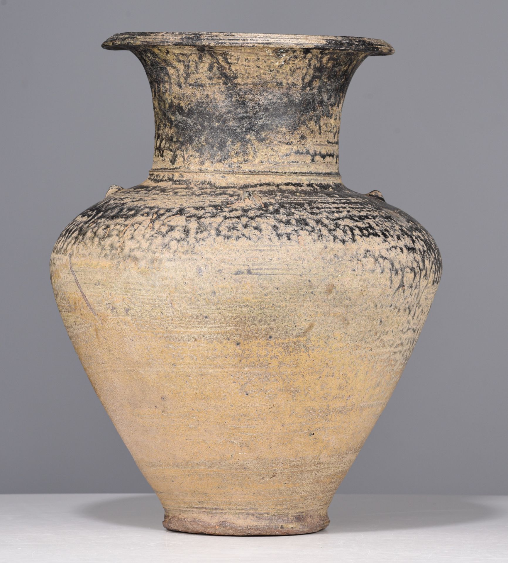 A Thai Sukhothai pottery jar, presumably 16thC, H 36 cm - Image 2 of 7