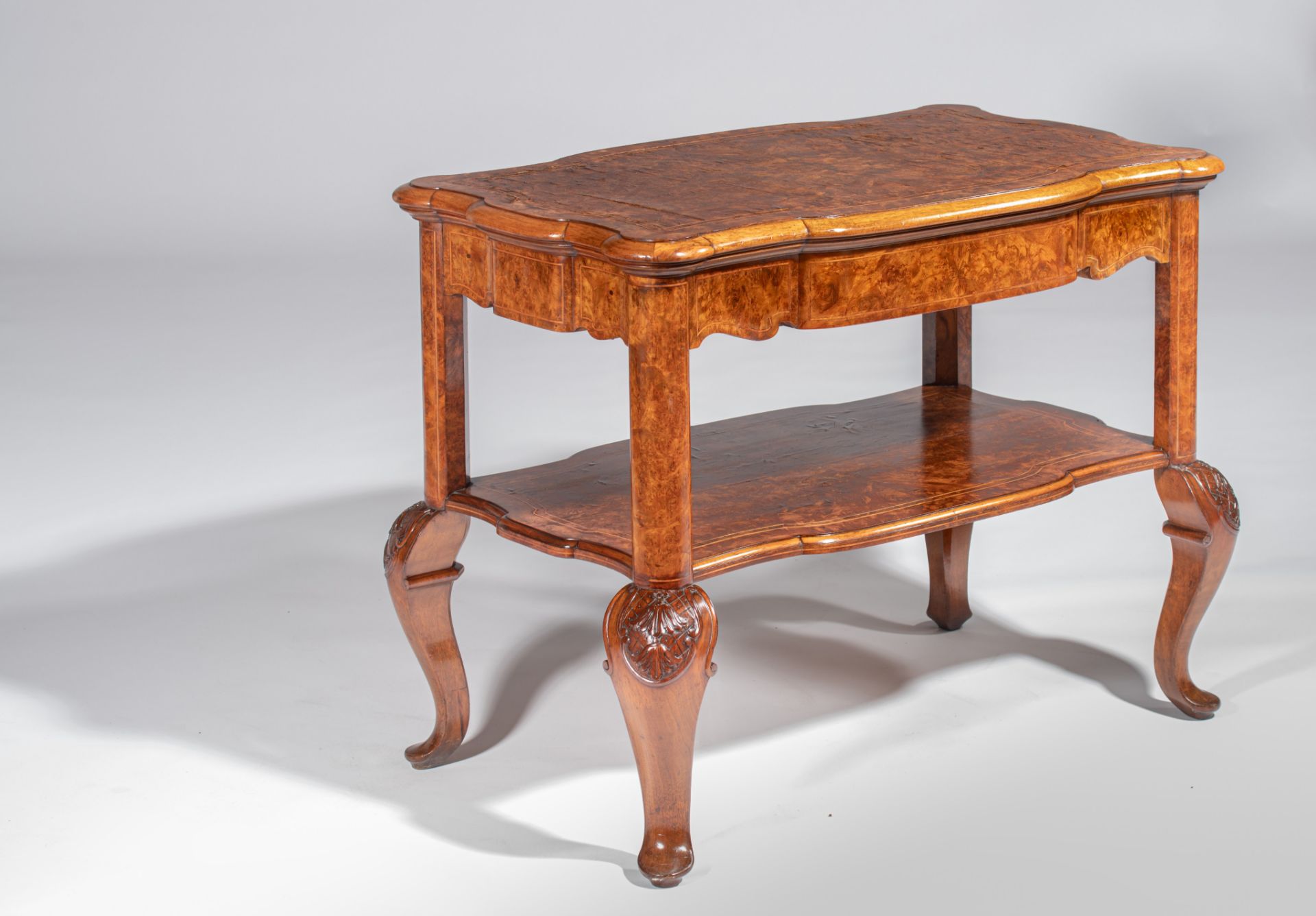 An English side table on baluster feet, burr and walnut veneered, H 70 - W 89 - D 54 cm - Image 2 of 11