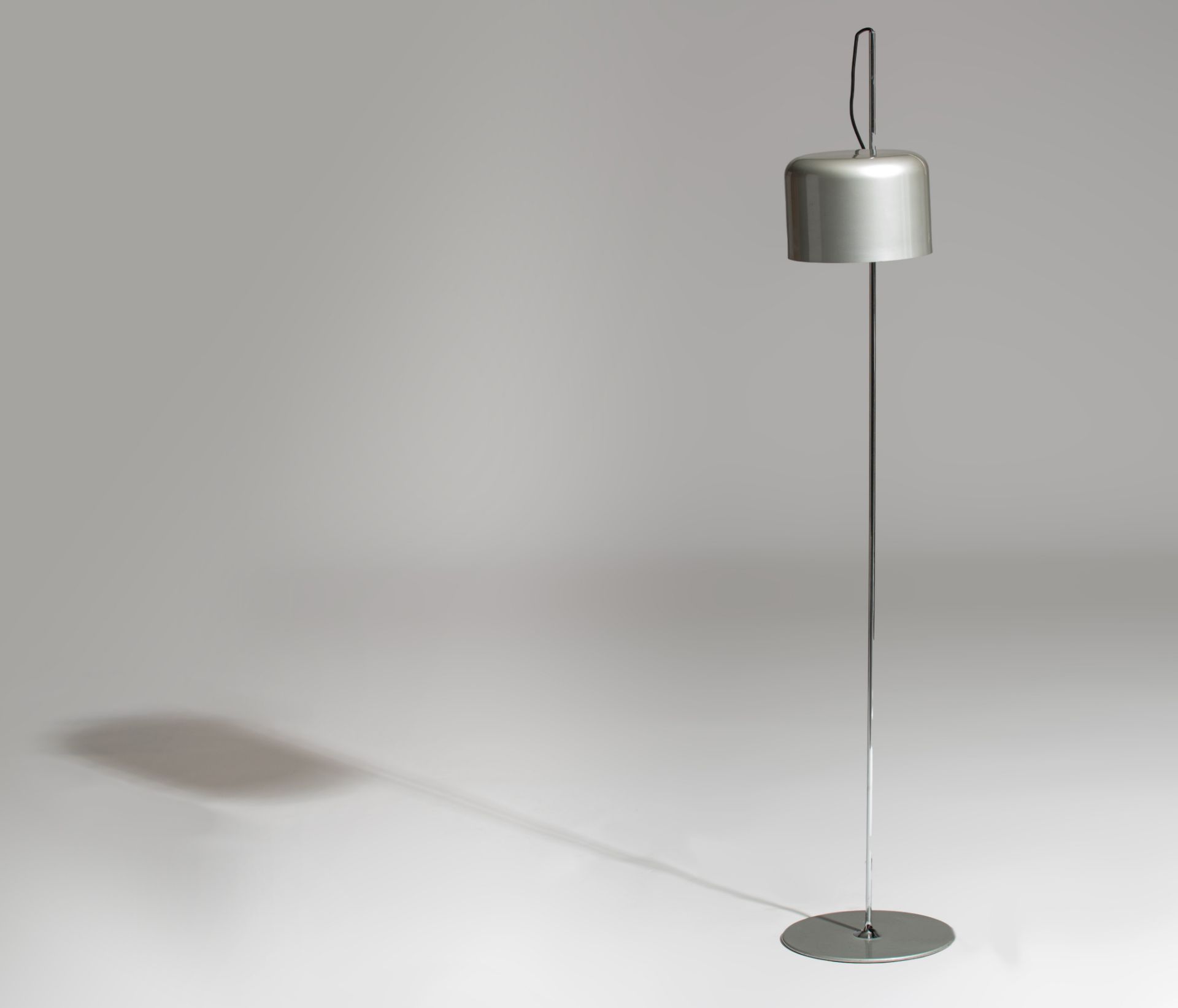 An Italian design Coupe floorlamp by Joe Colombo for Oluce, 1967, H 150 cm - Image 3 of 6