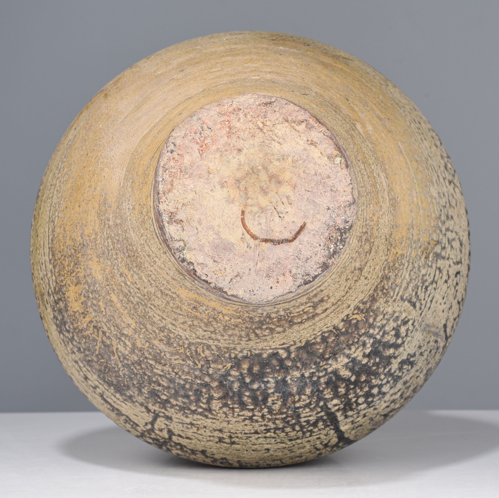 A Thai Sukhothai pottery jar, presumably 16thC, H 36 cm - Image 7 of 7