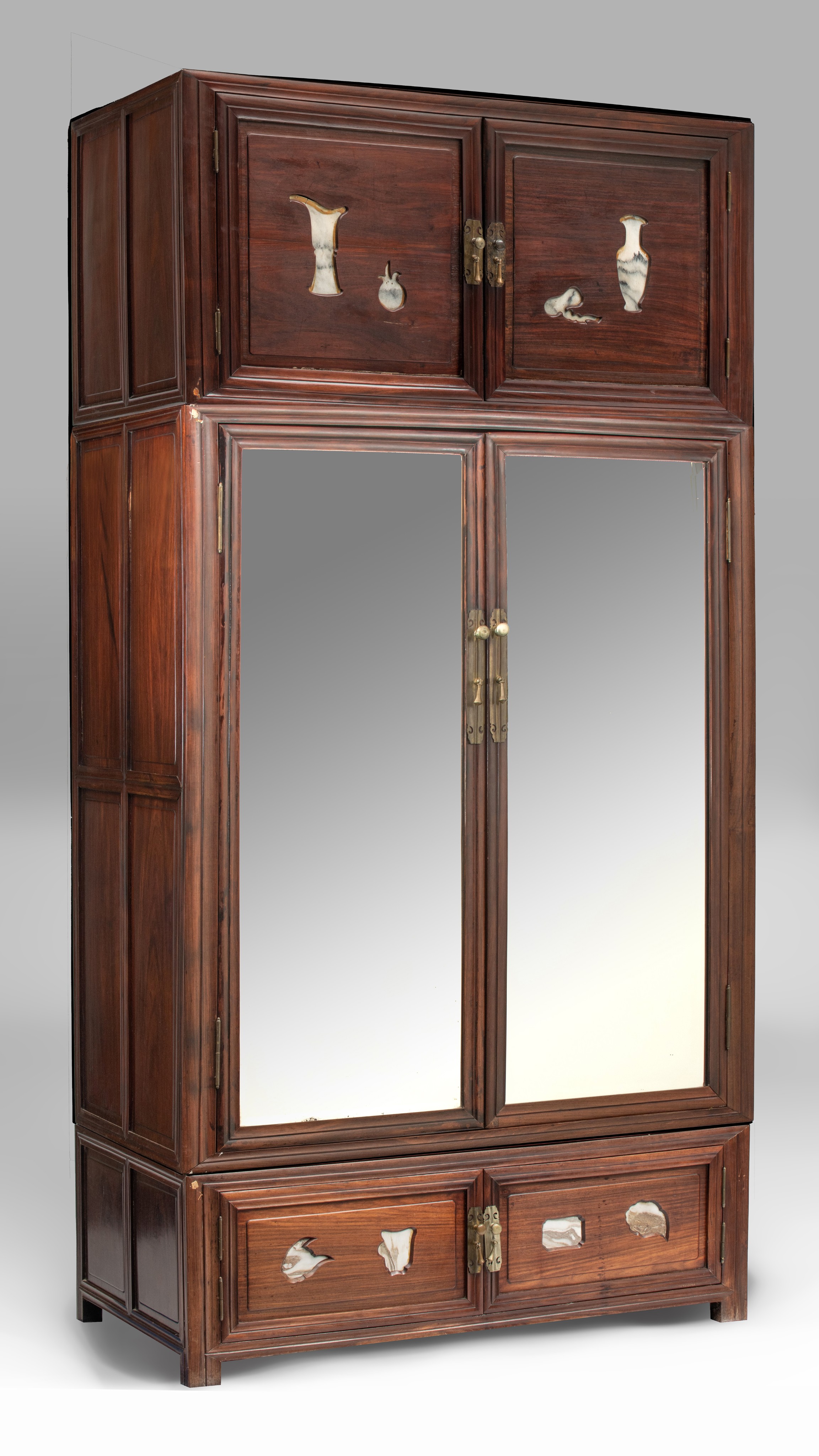 A Chinese hardwood compound cabinet, dingxianggui, Republic period, 118 x 60 cm - H 237 cm - Bild 2 aus 7