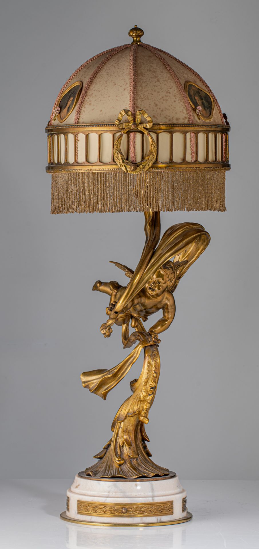 An eclectic gilt bronze figural lamp on a marble base, H 91 cm - Image 4 of 9