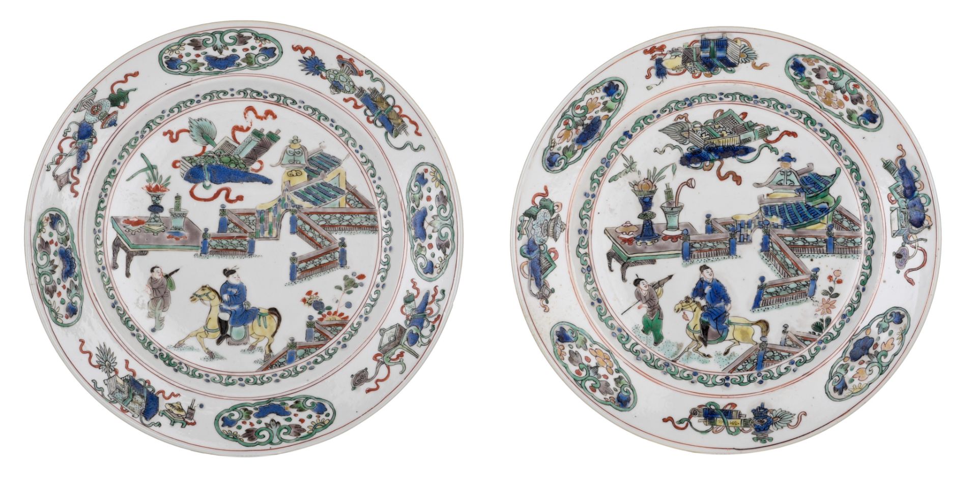 Two Chinese famille verte 'Scholars' dishes, Kangxi period, dia. 21,5 cm