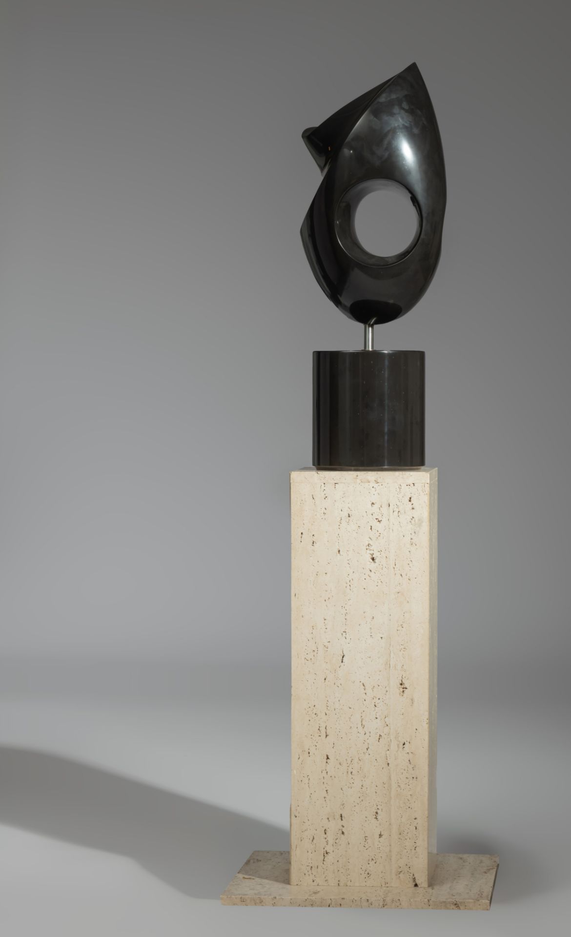 Jeanine Behaeghel (1940-1993), abstract sculpture, 1988, noir Belge marble on a travertine pedestal, - Image 12 of 18