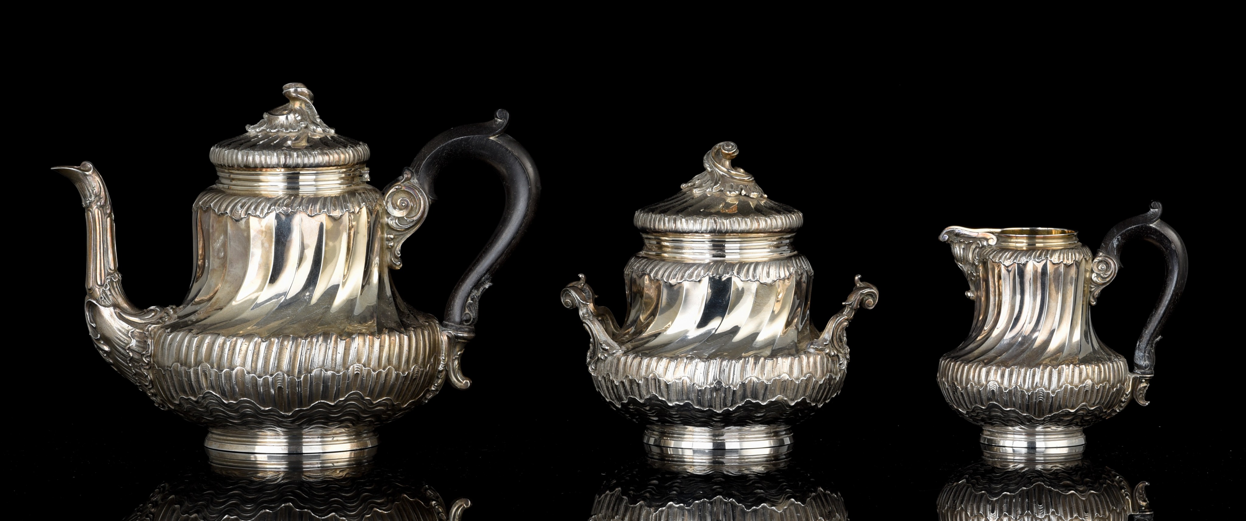 A Rococo Revival three-part silver coffee set with a matching tray, total weight: ca 3848 g - Image 2 of 18